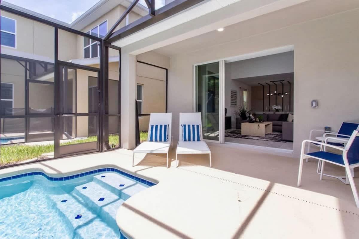 Stunning 5 Bd w/ Pool Close to Disney @ Storey Lake 2767