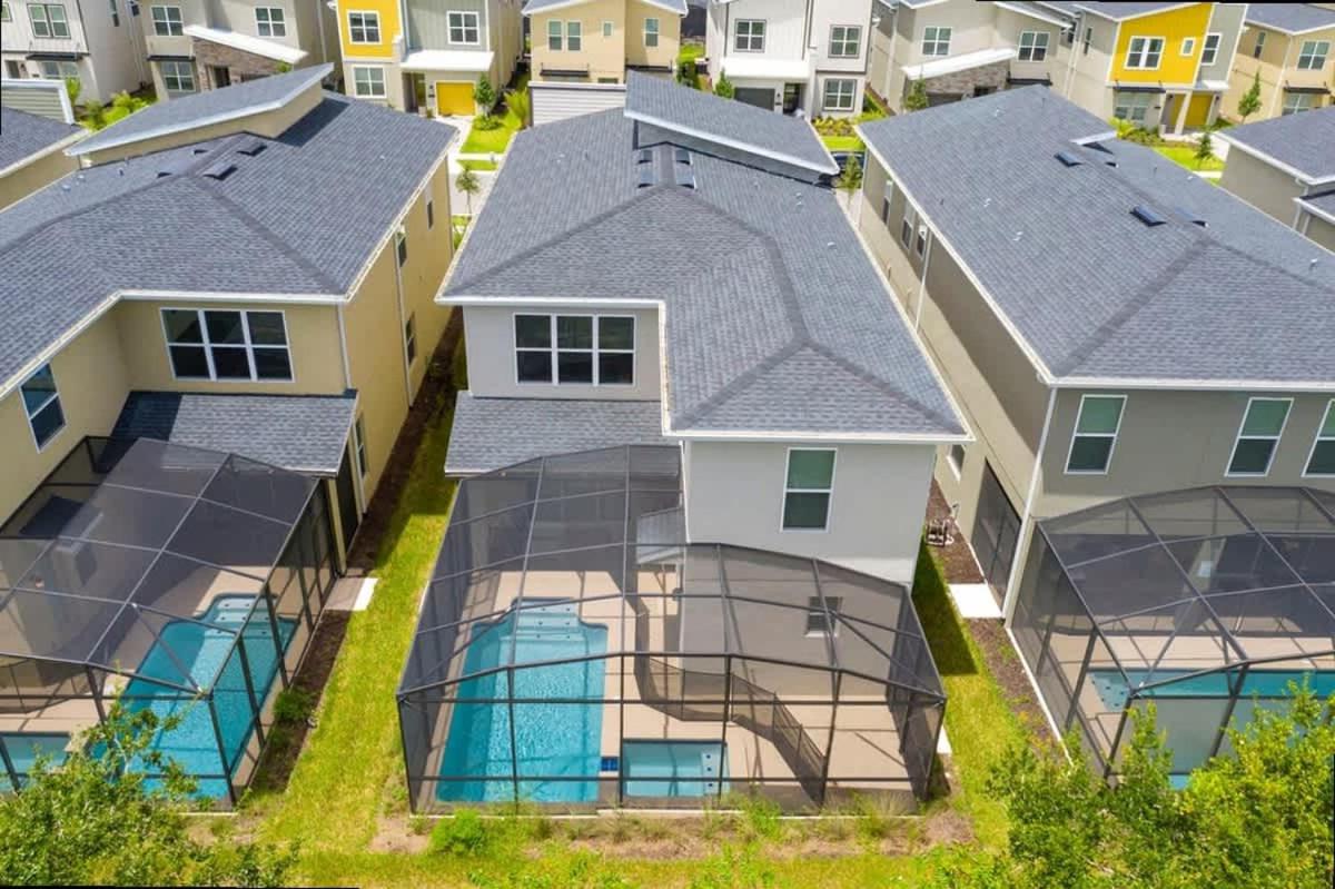 Stunning 5 Bd w/ Pool Close to Disney @ Storey Lake 2767