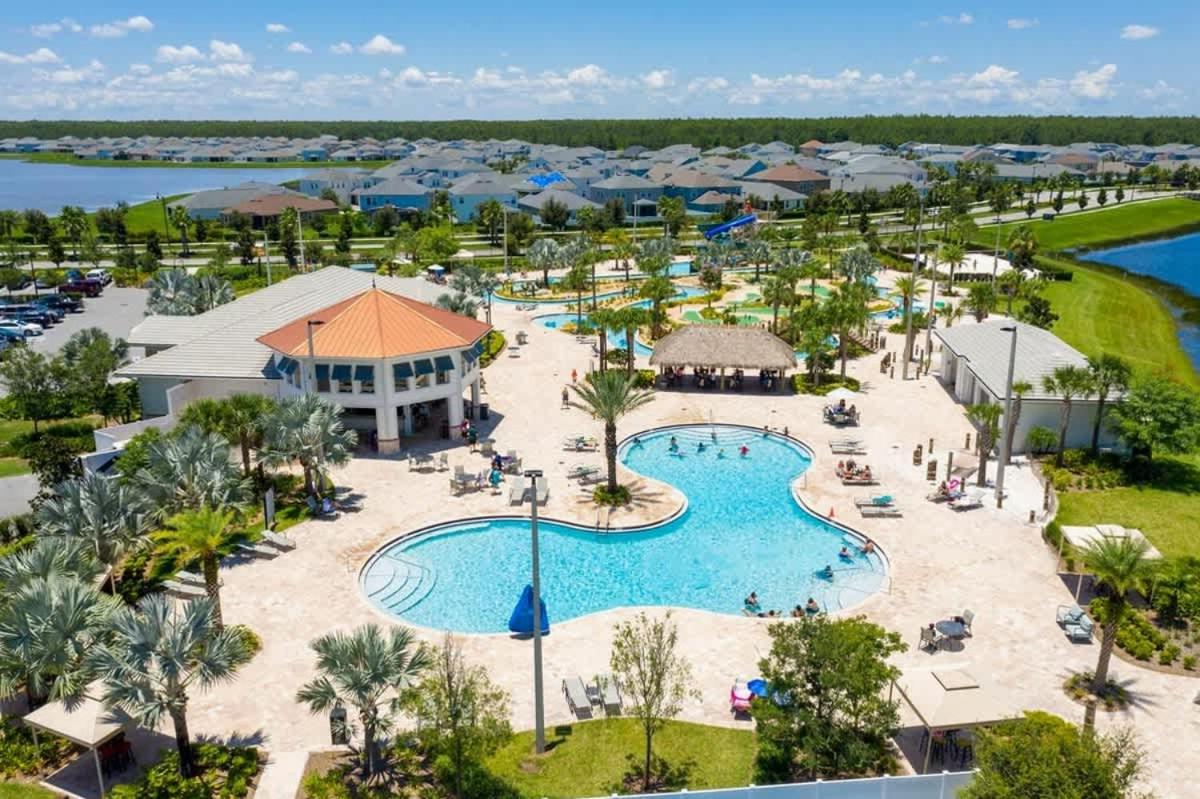 Stunning 5 Bd w/ Pool Close to Disney @ Storey Lake 2767