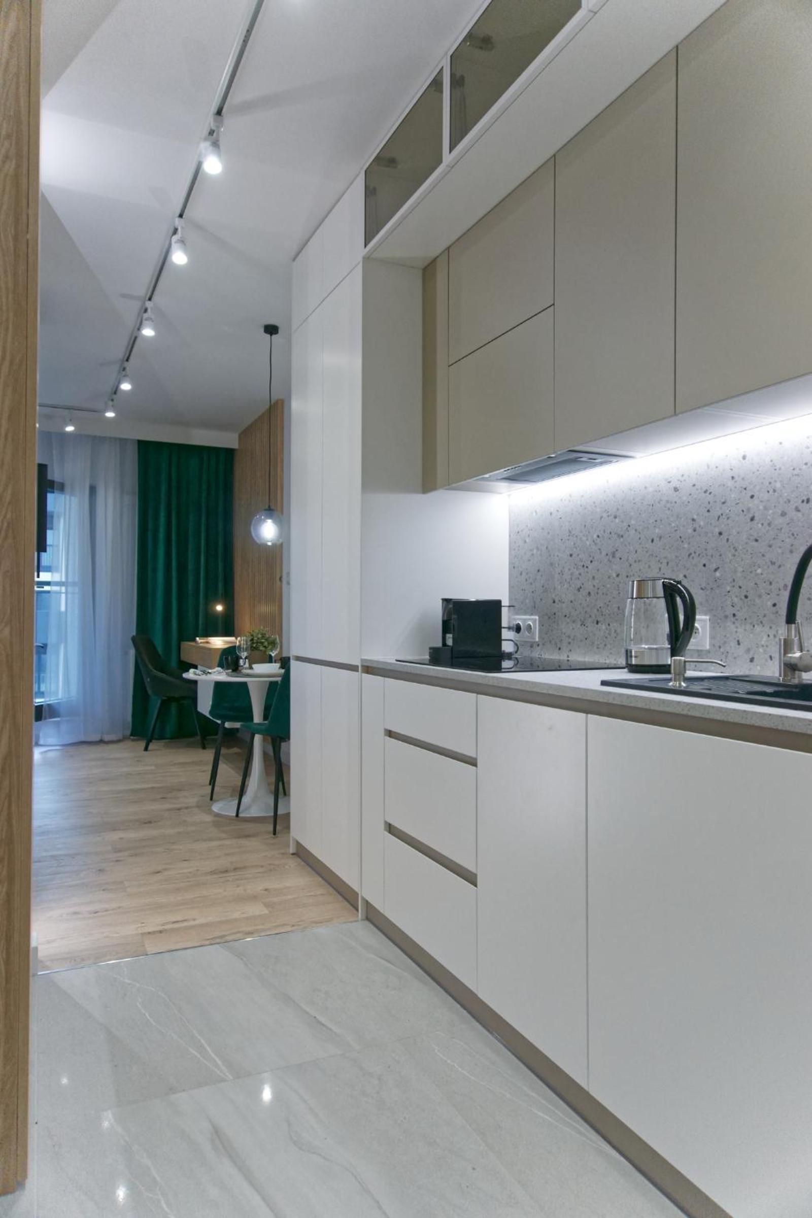 Green Oasis Apartment - City Center - Free Parking - Self check-in