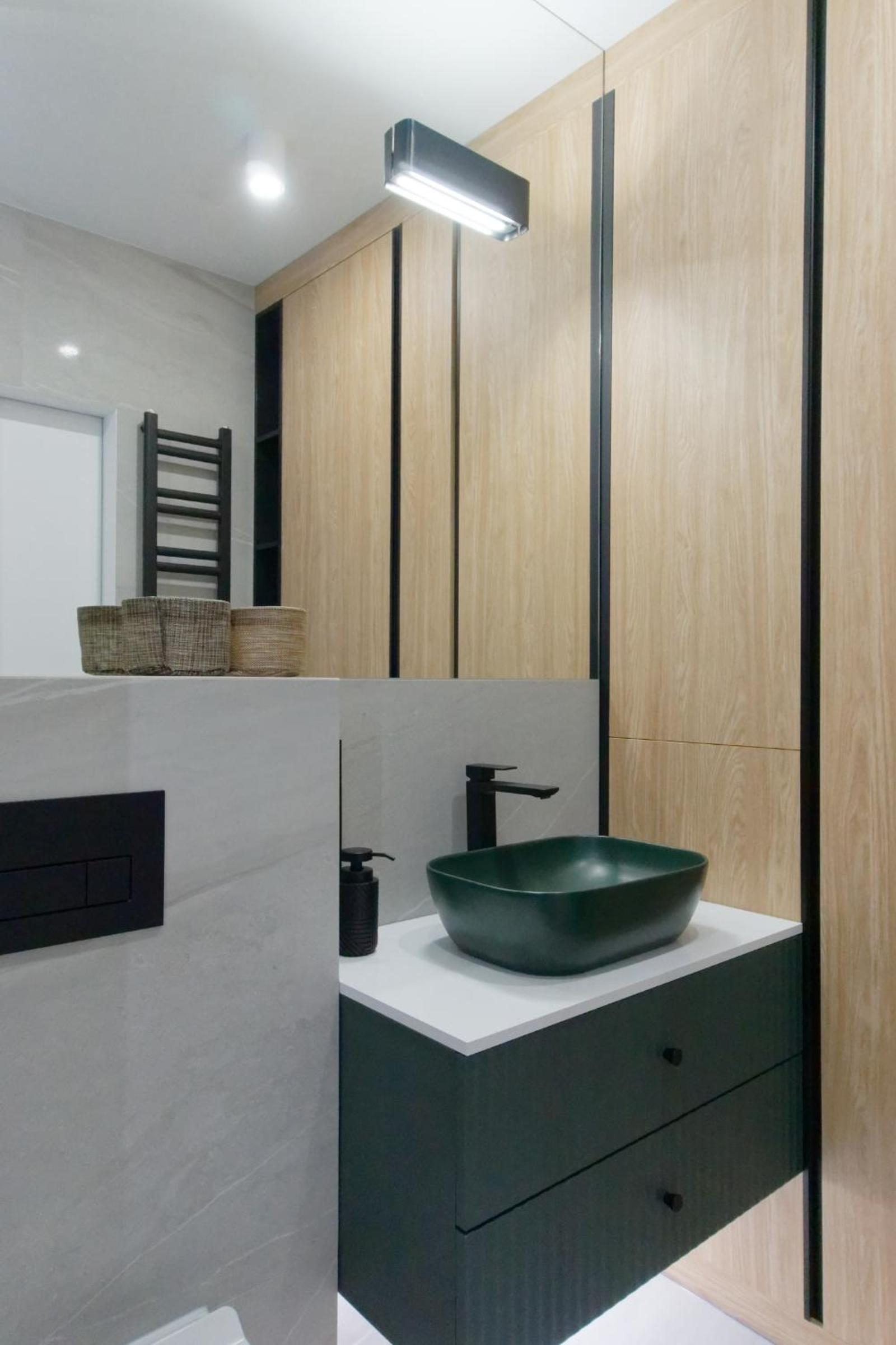 Green Oasis Apartment - City Center - Free Parking - Self check-in