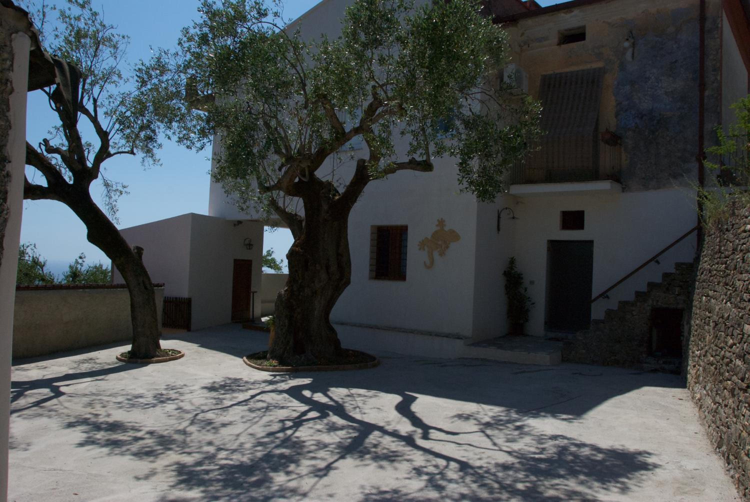 Santo Mercurio Country House