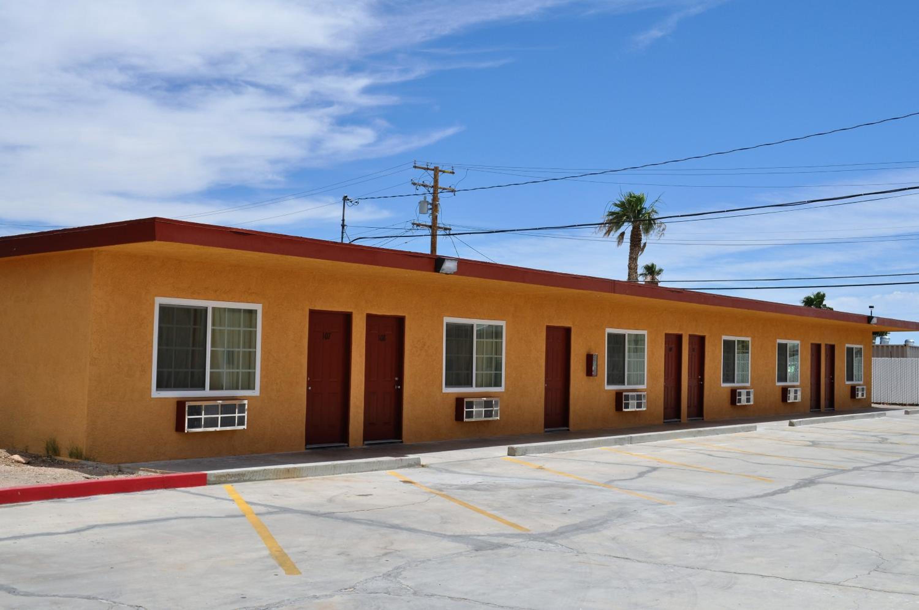 Ridgecrest Vacations - A Nights Inn - Property Image 4