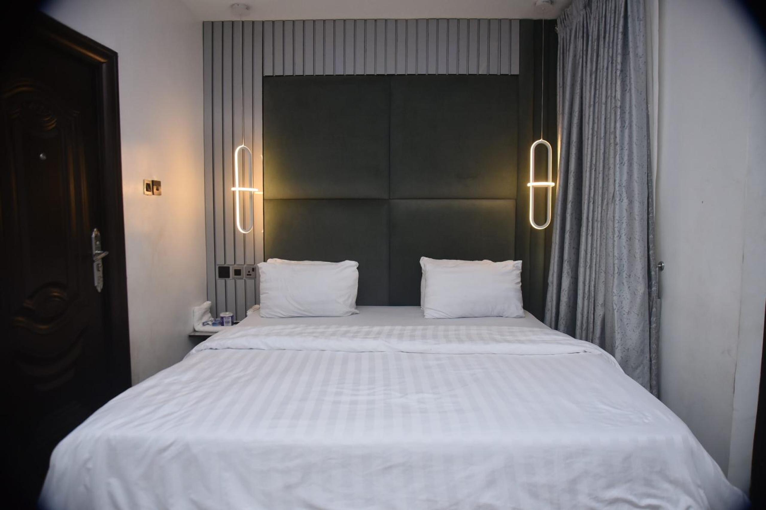 Allegiance Apartments & Suite