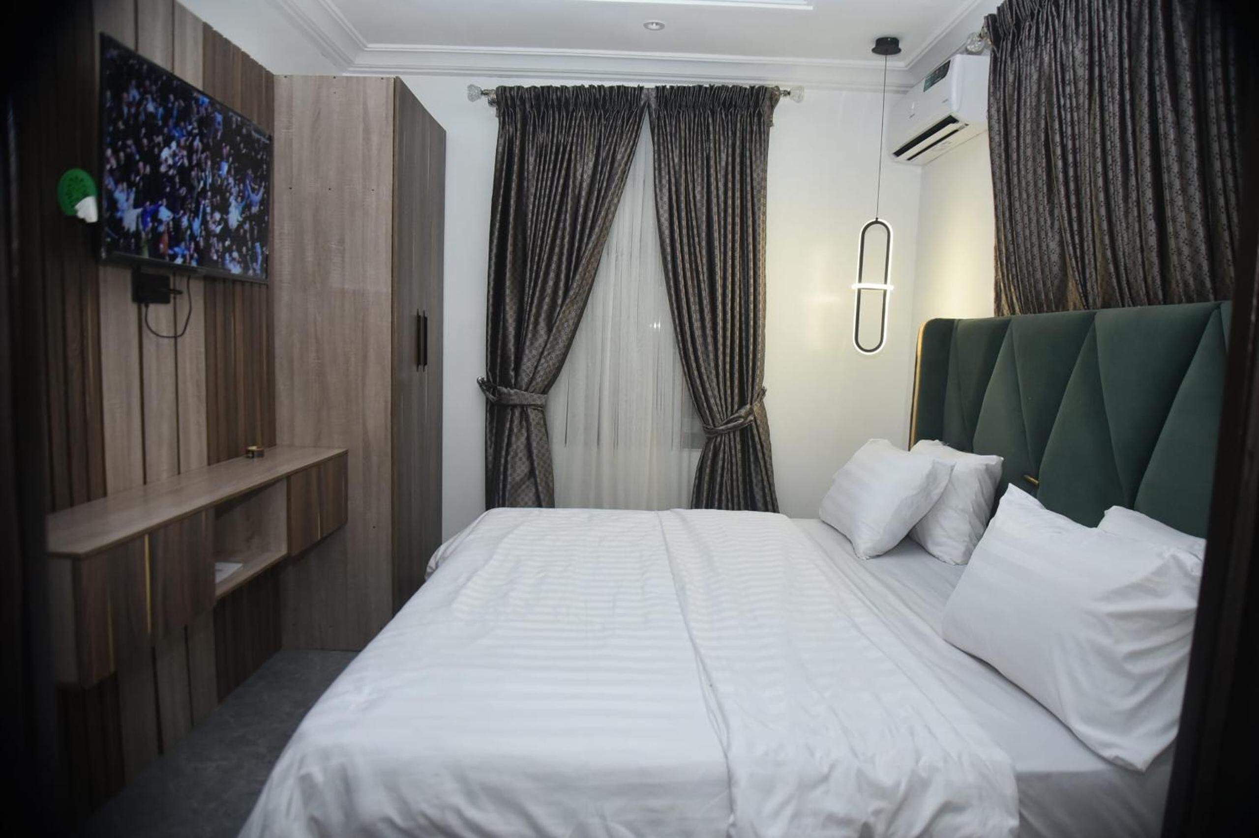 Allegiance Apartments & Suite
