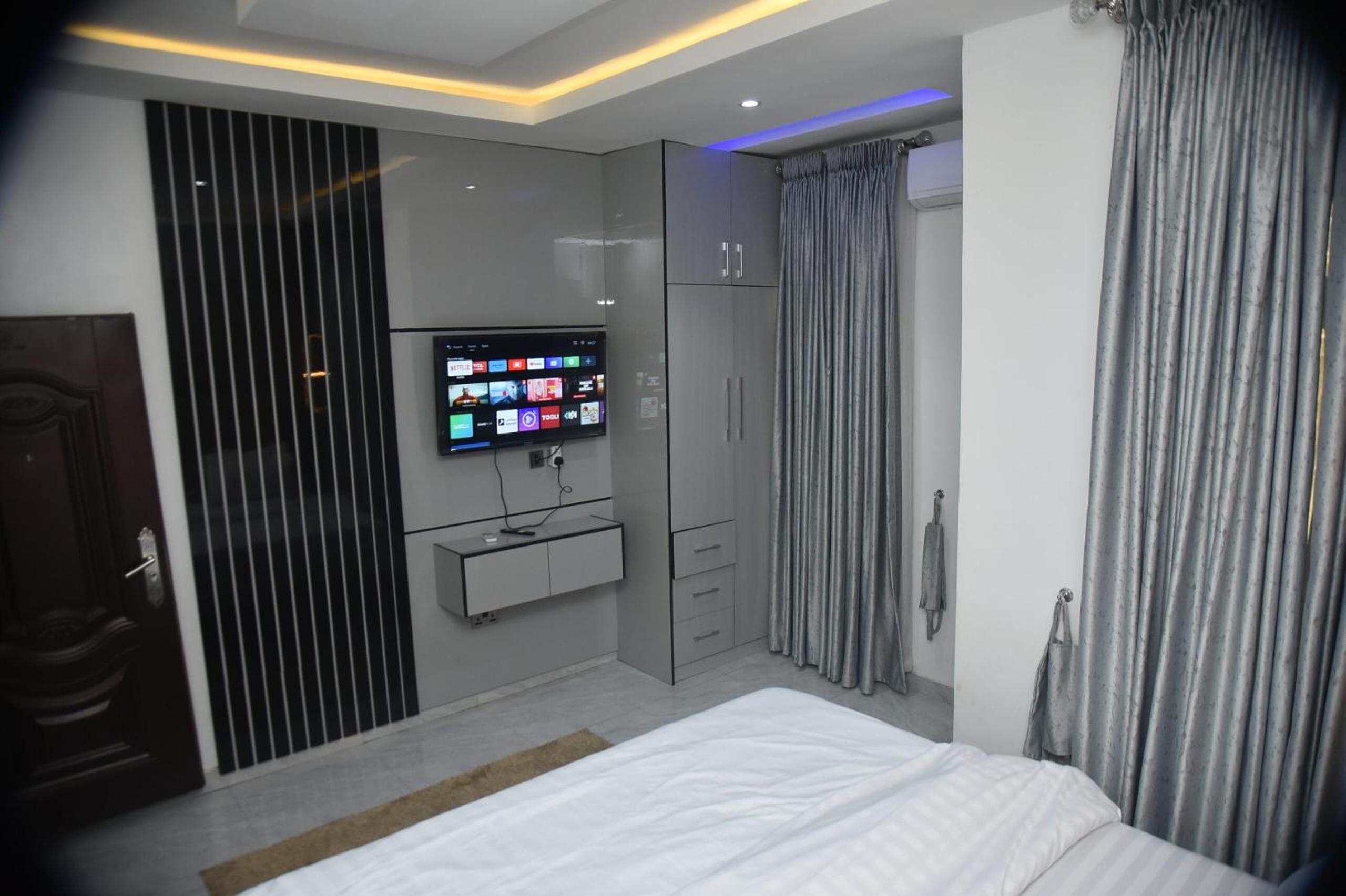 Allegiance Apartments & Suite
