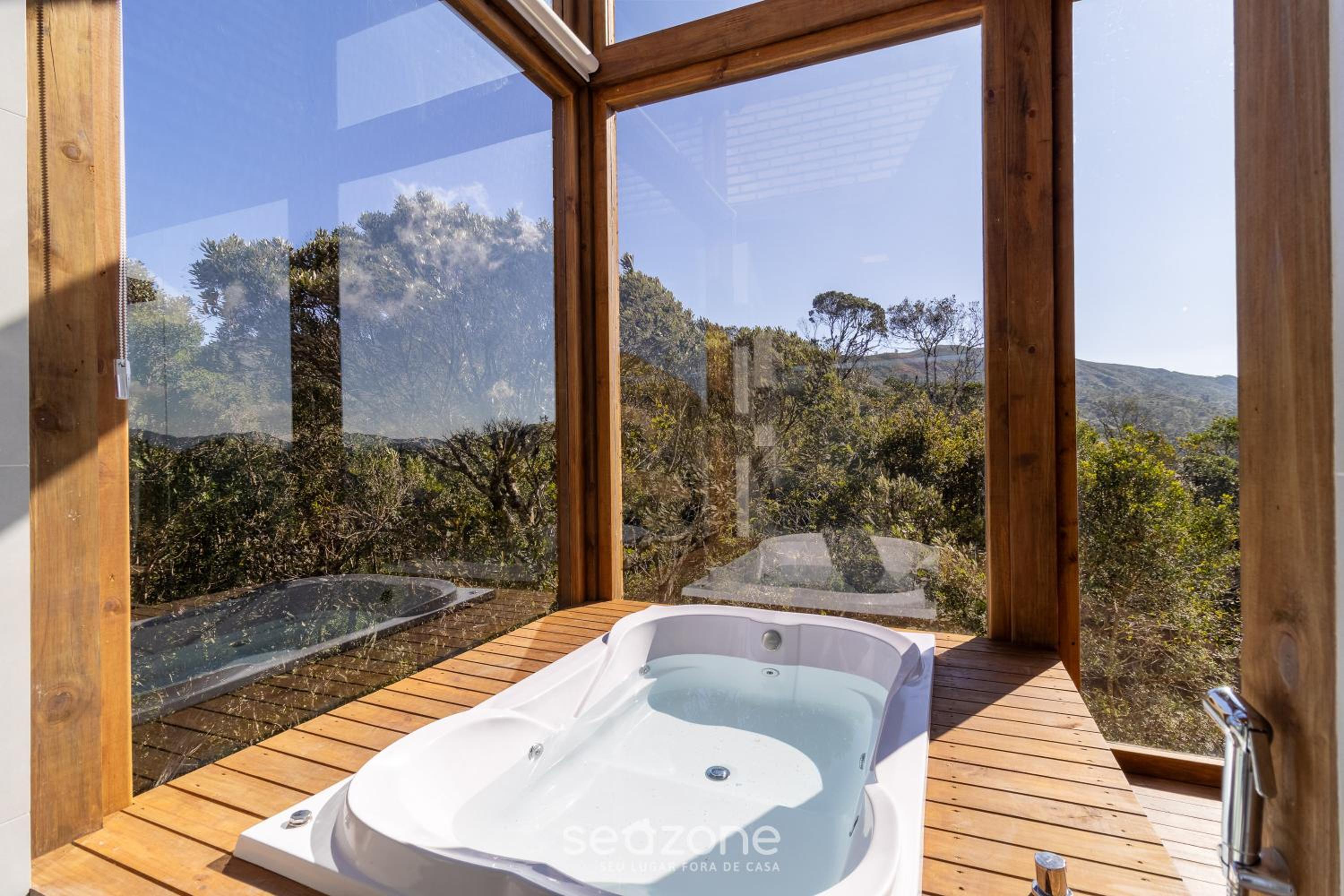 Chalet w/jacuzzi near Florianópolis VST024