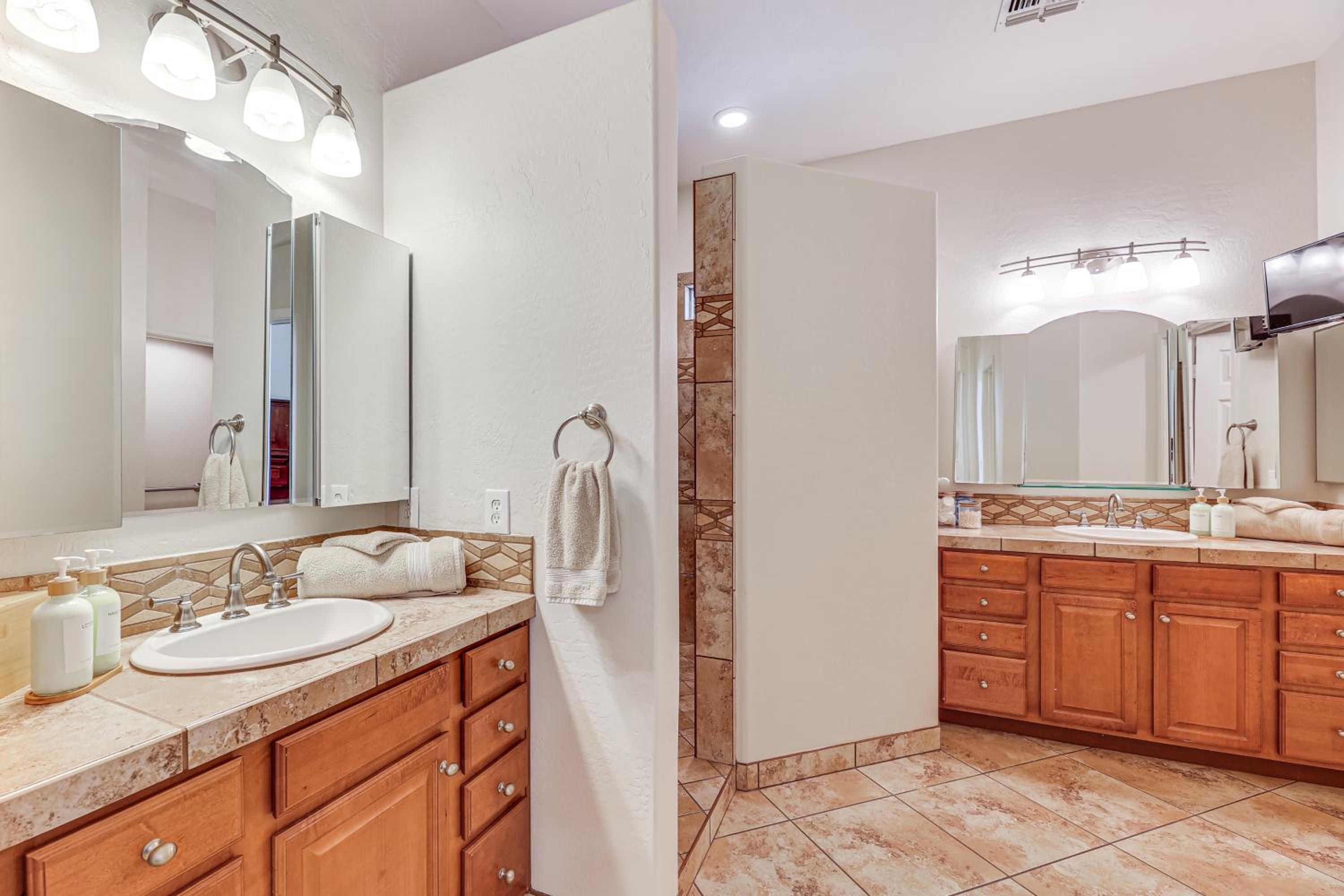 Extended-Stay Oasis Gilbert Getaway with Office!