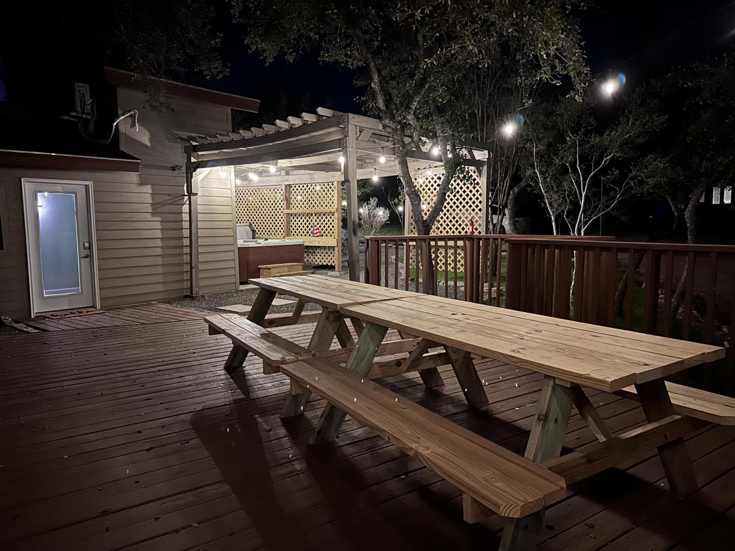 24 ppl! Hot Tubs, Pool, Firepits 3 Homes, Venue