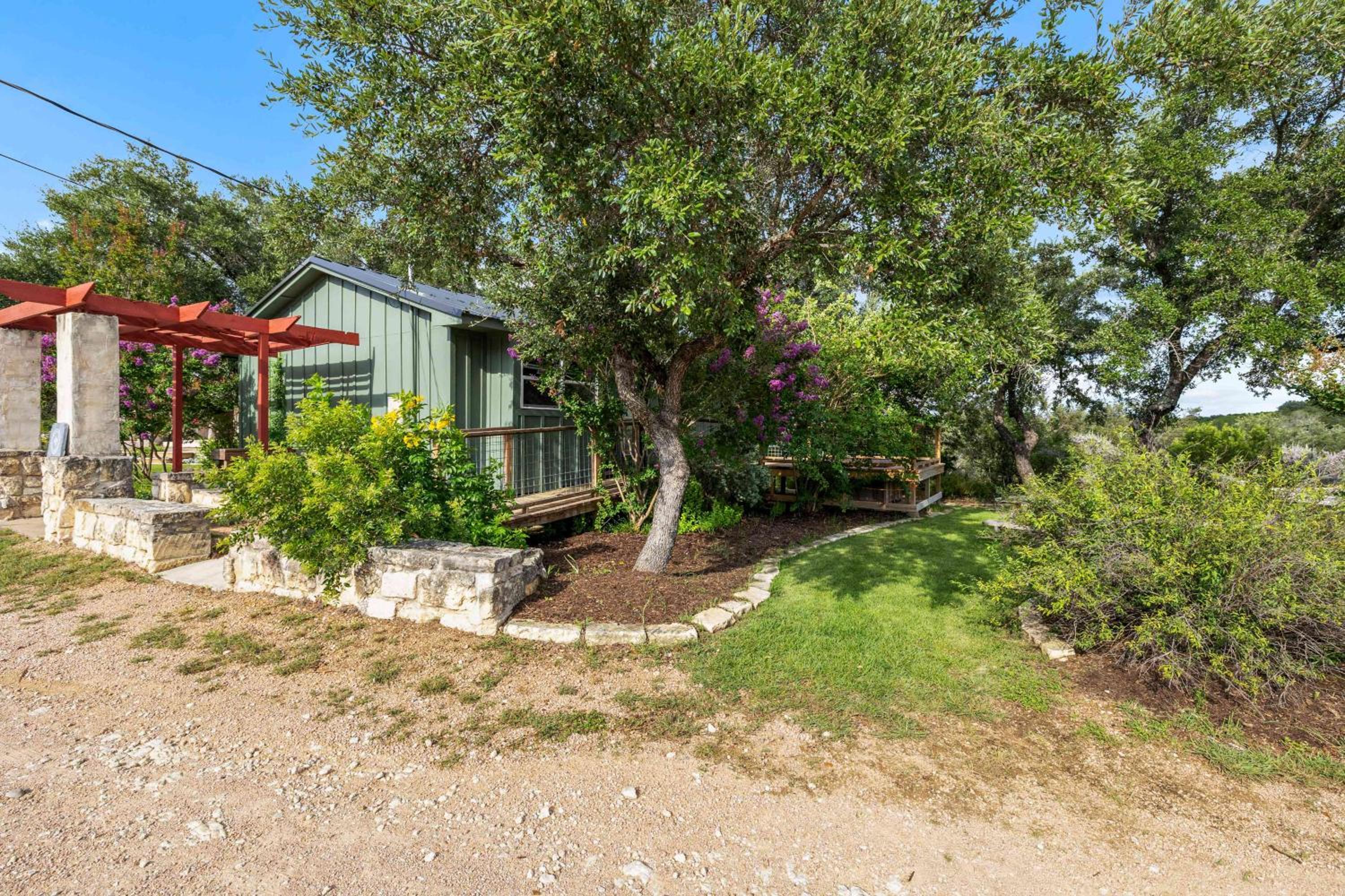 24 ppl! Hot Tubs, Pool, Firepits 3 Homes, Venue