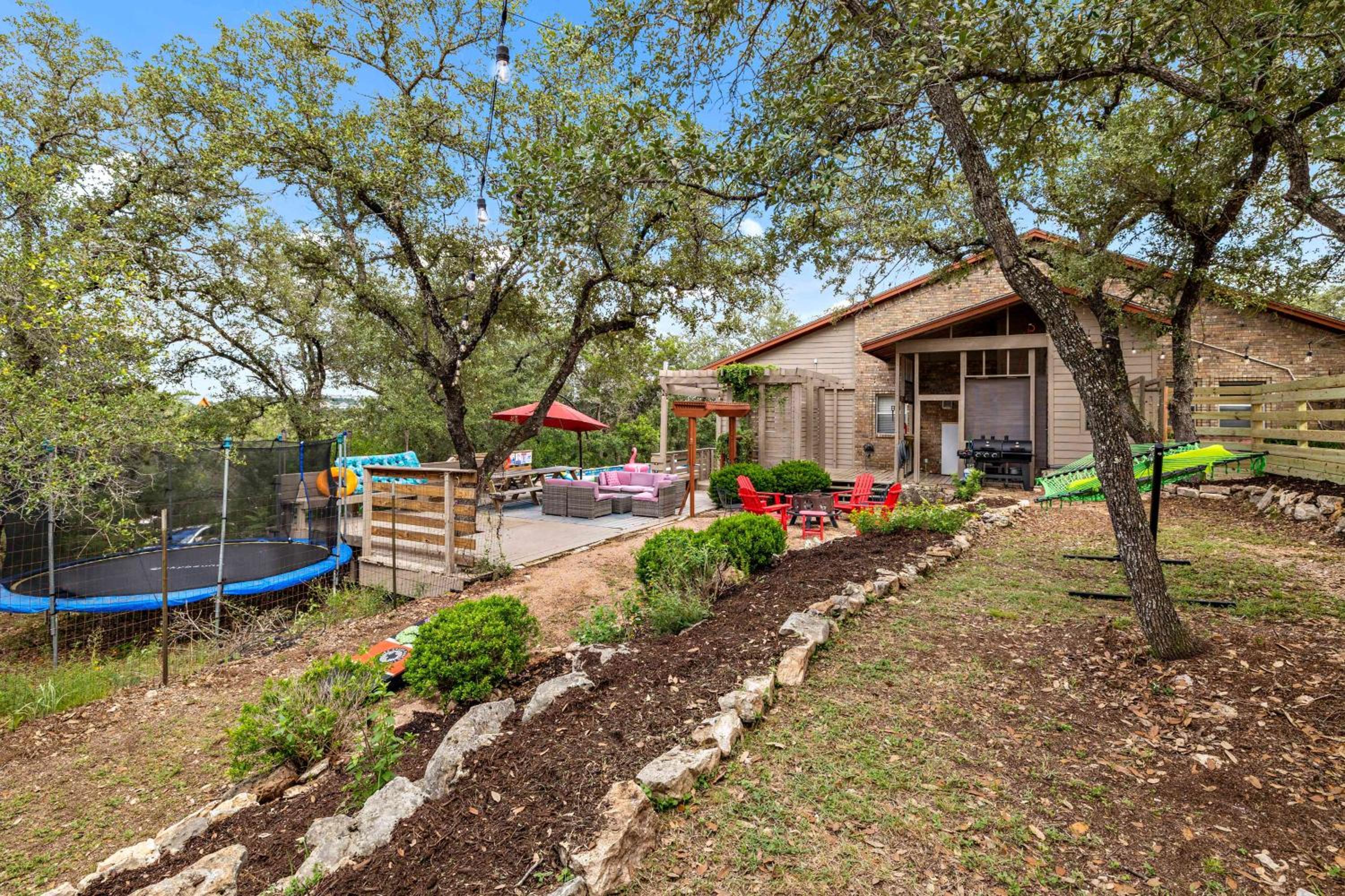 24 ppl! Hot Tubs, Pool, Firepits 3 Homes, Venue