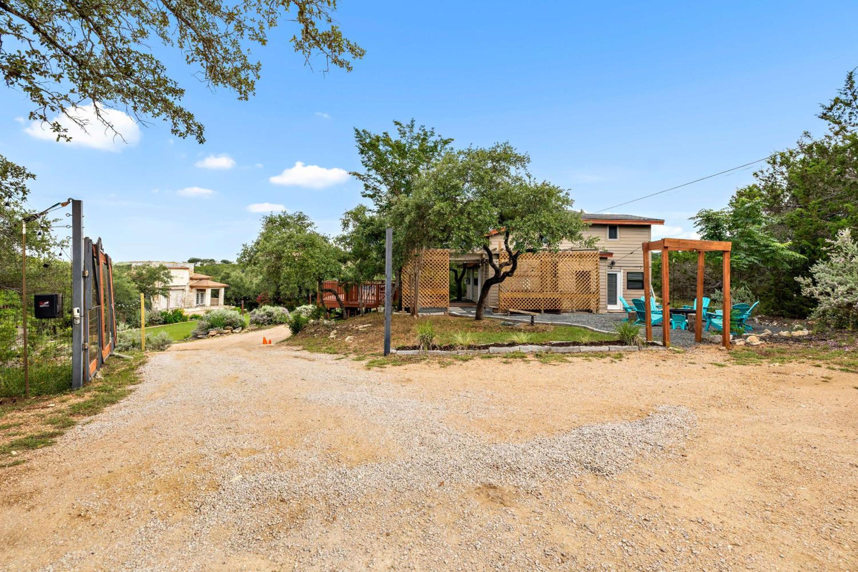 24 ppl! Hot Tubs, Pool, Firepits 3 Homes, Venue