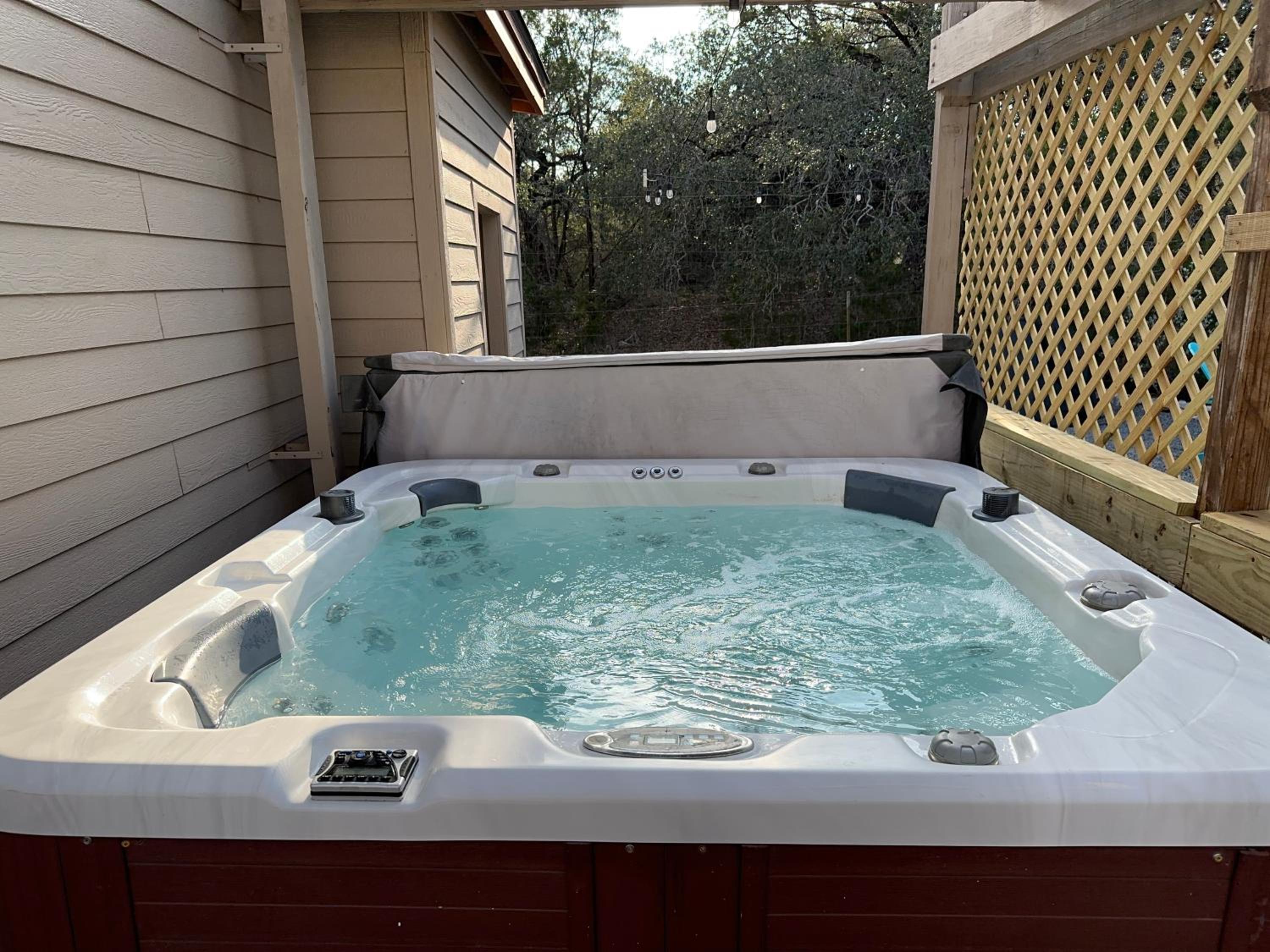 24 ppl! Hot Tubs, Pool, Firepits 3 Homes, Venue