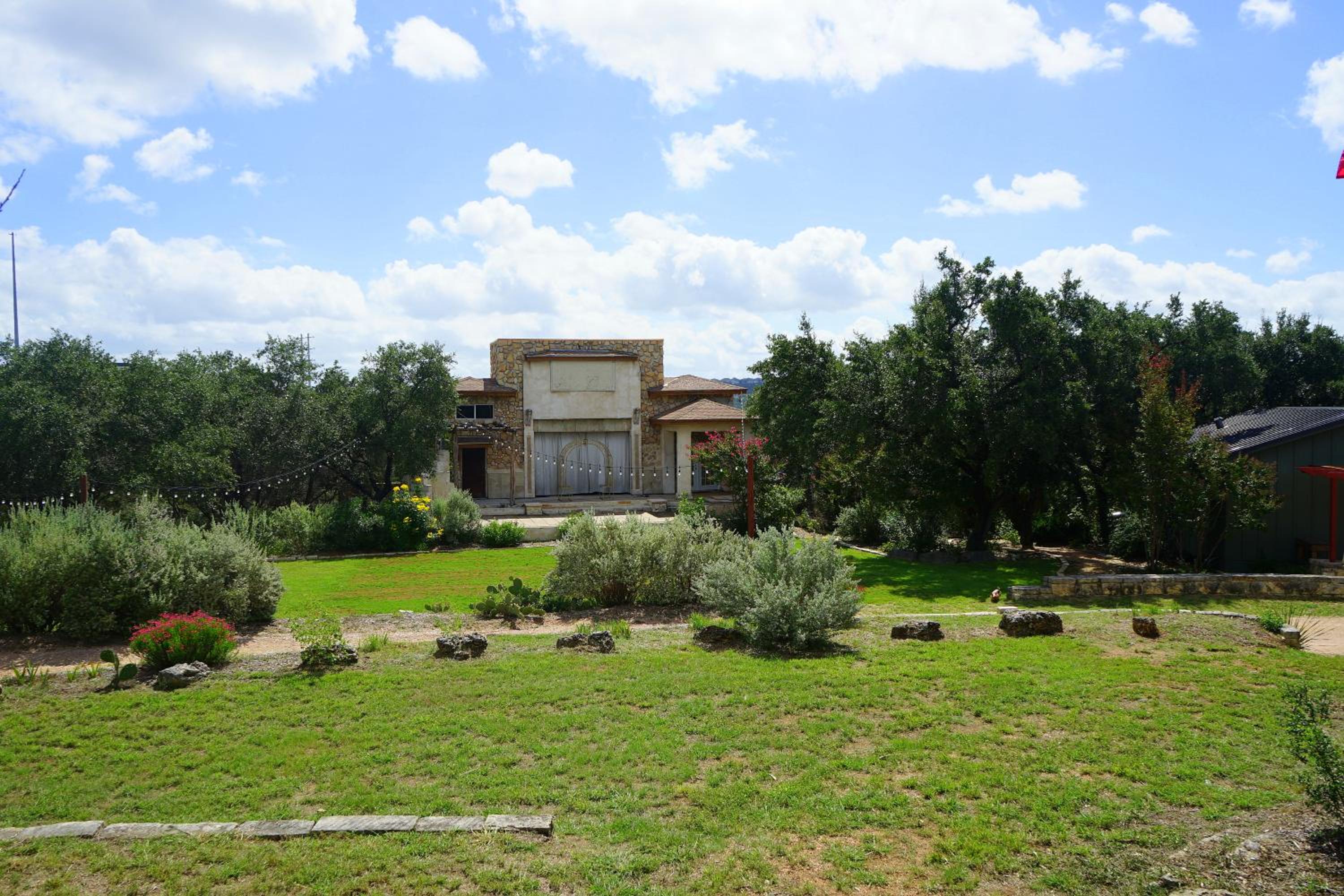 24 ppl! Hot Tubs, Pool, Firepits 3 Homes, Venue