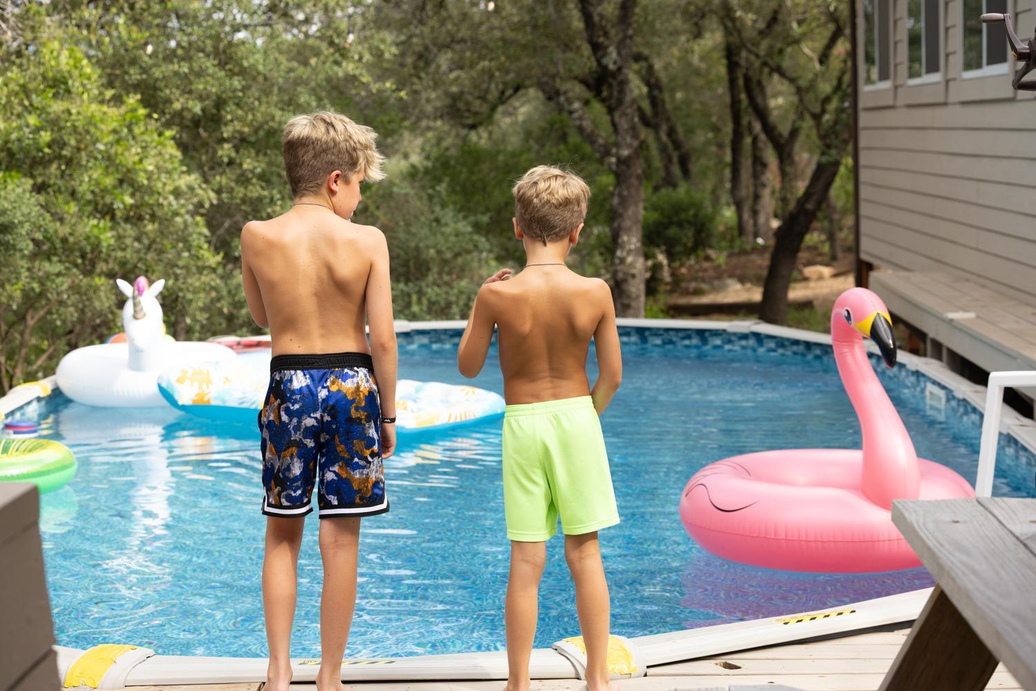 24 ppl! Hot Tubs, Pool, Firepits 3 Homes, Venue