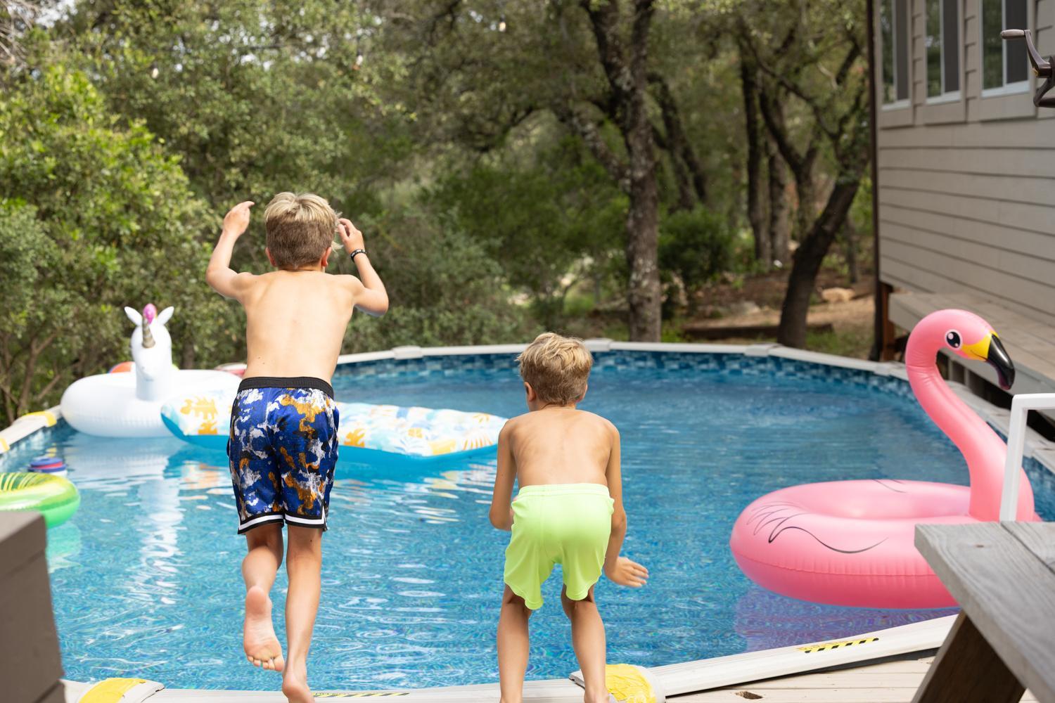 24 ppl! Hot Tubs, Pool, Firepits 3 Homes, Venue