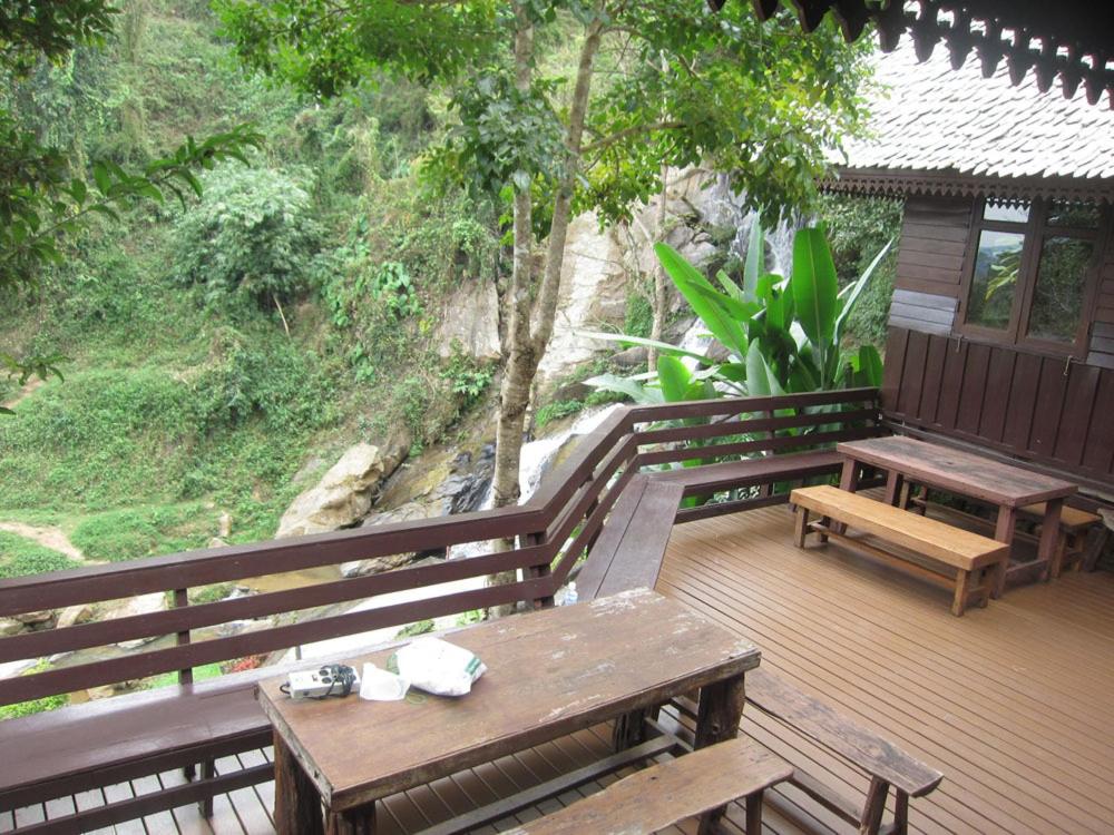 J Valley Resort
