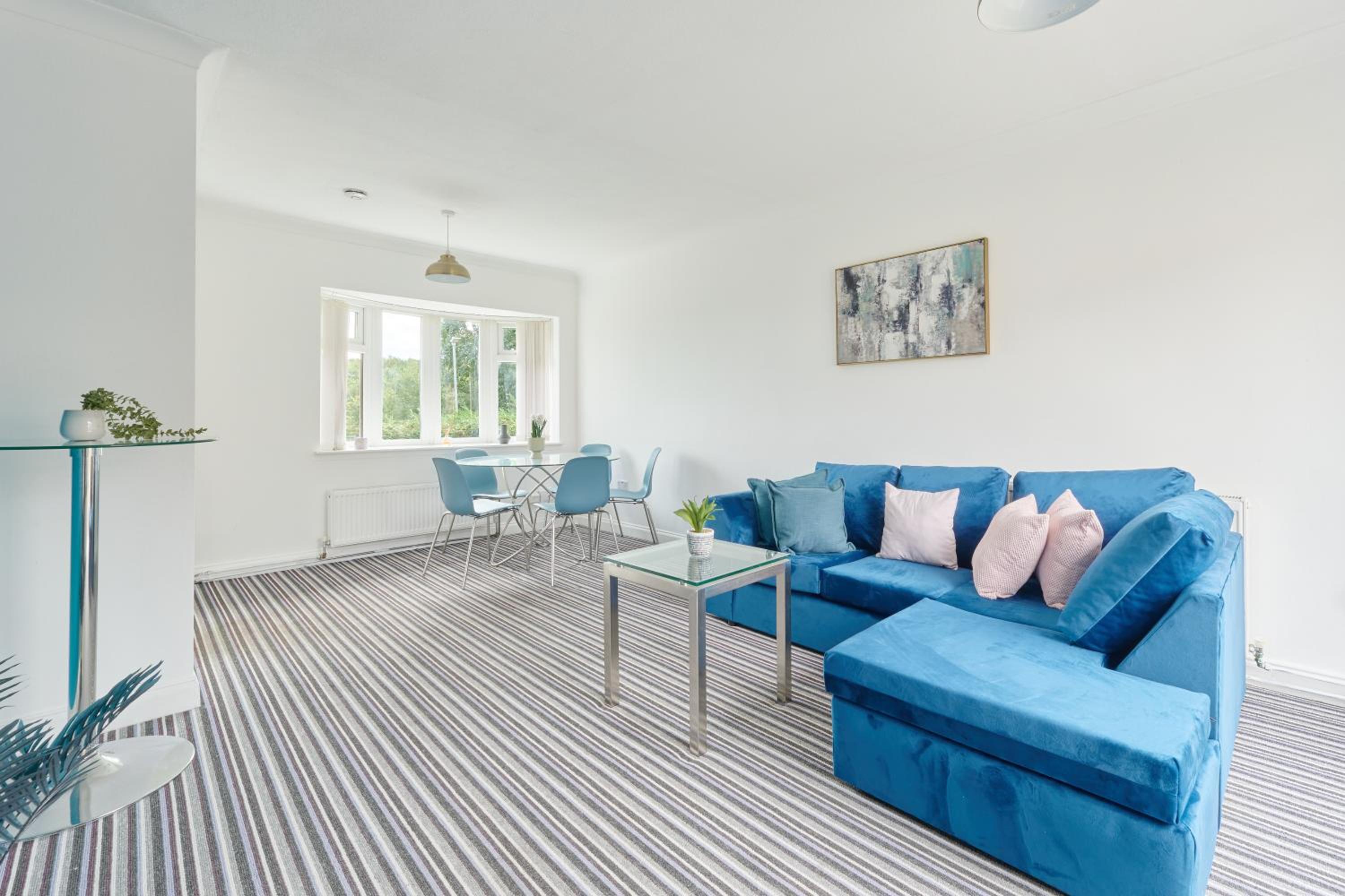 Luxehome-3BR-7guest-Freeparking-garden