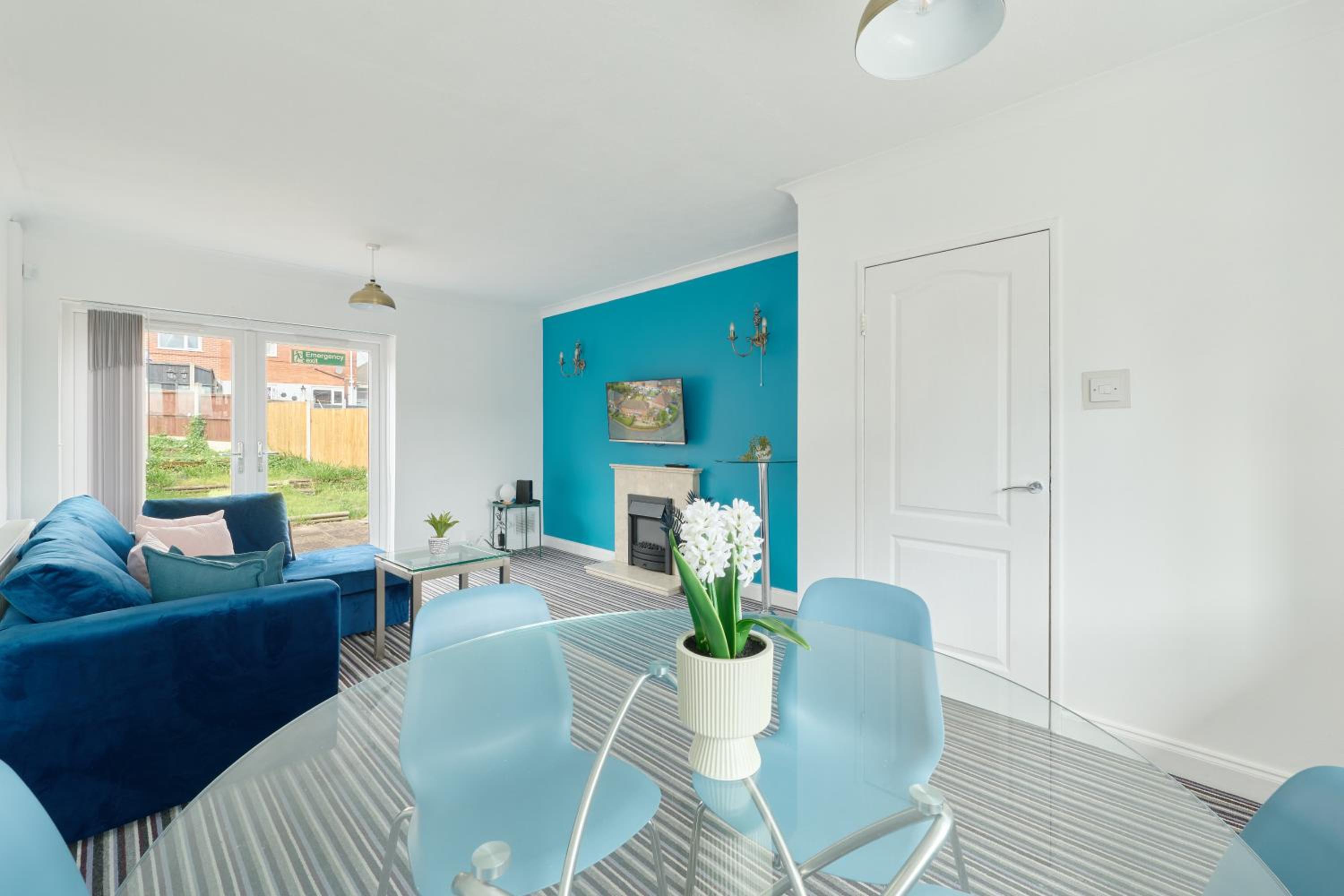Luxehome-3BR-7guest-Freeparking-garden