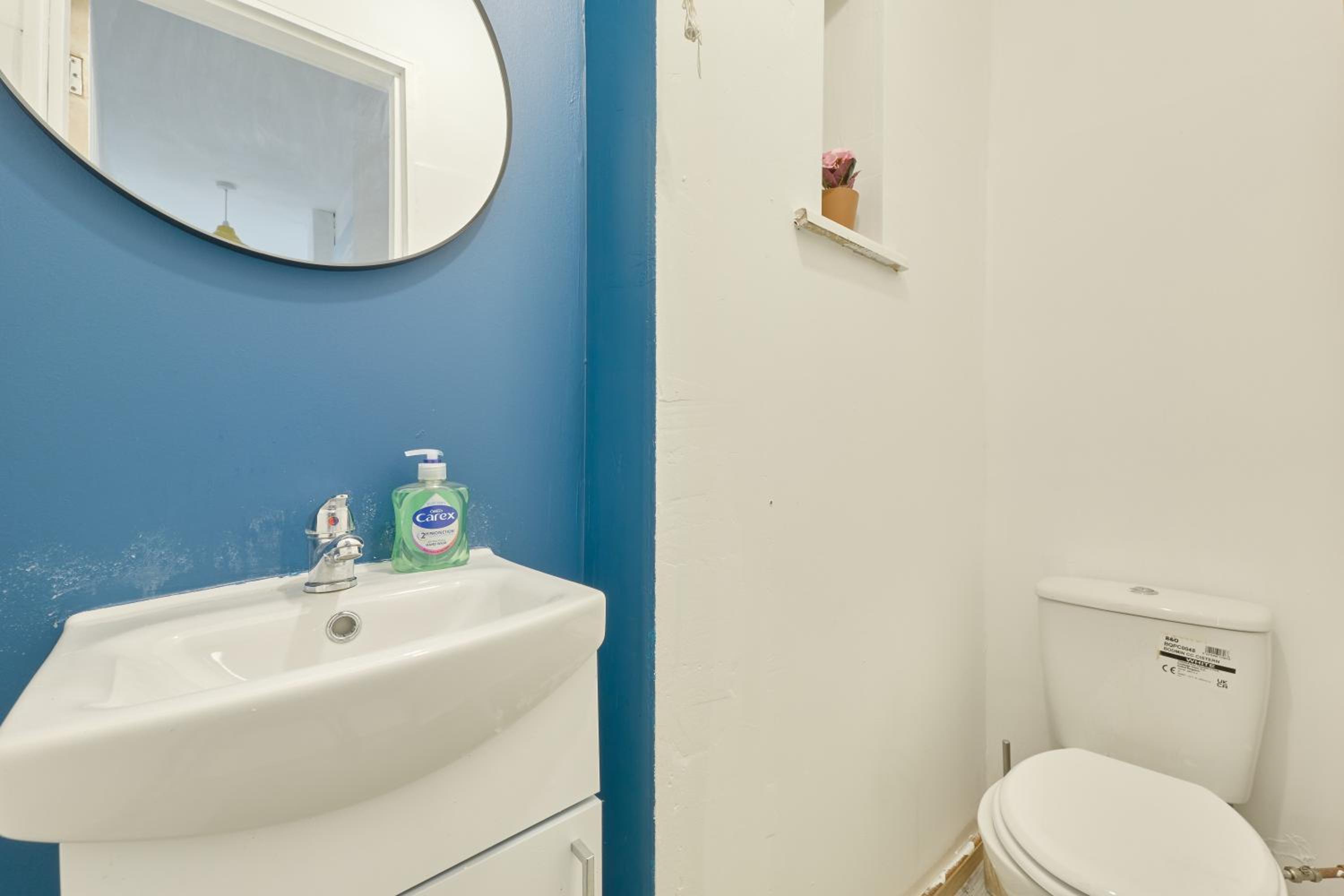 Luxehome-3BR-7guest-Freeparking-garden