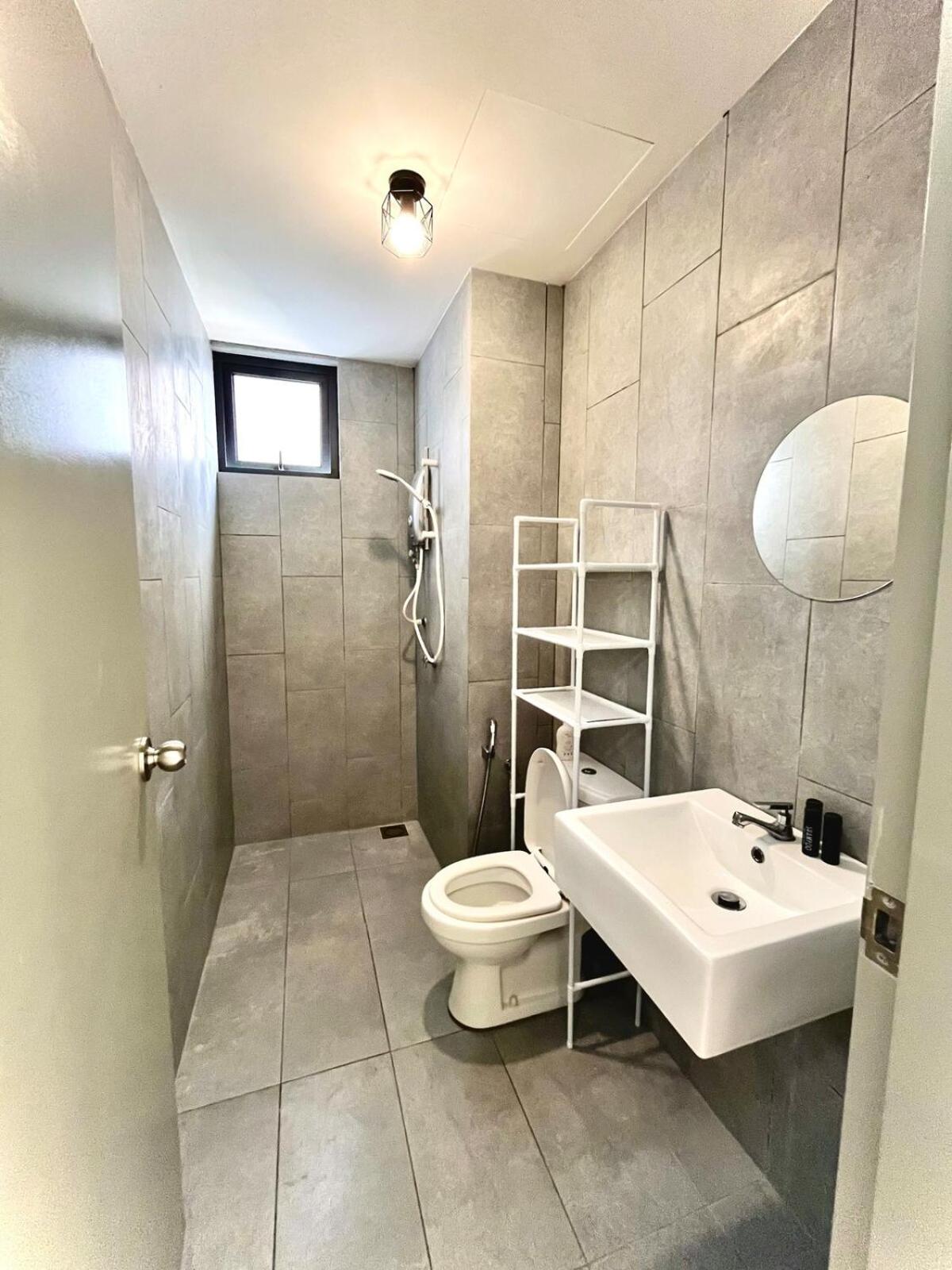 Kuala Lumpur, Sunway Velocity, M Vertica, 8-10Pax