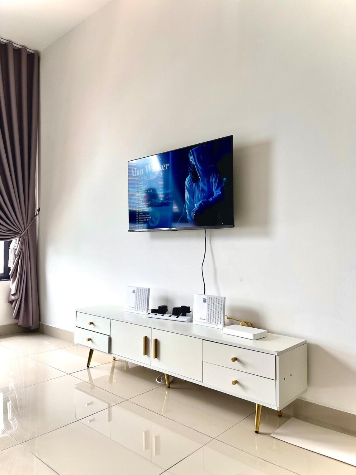 Kuala Lumpur, Sunway Velocity, M Vertica, 8-10Pax