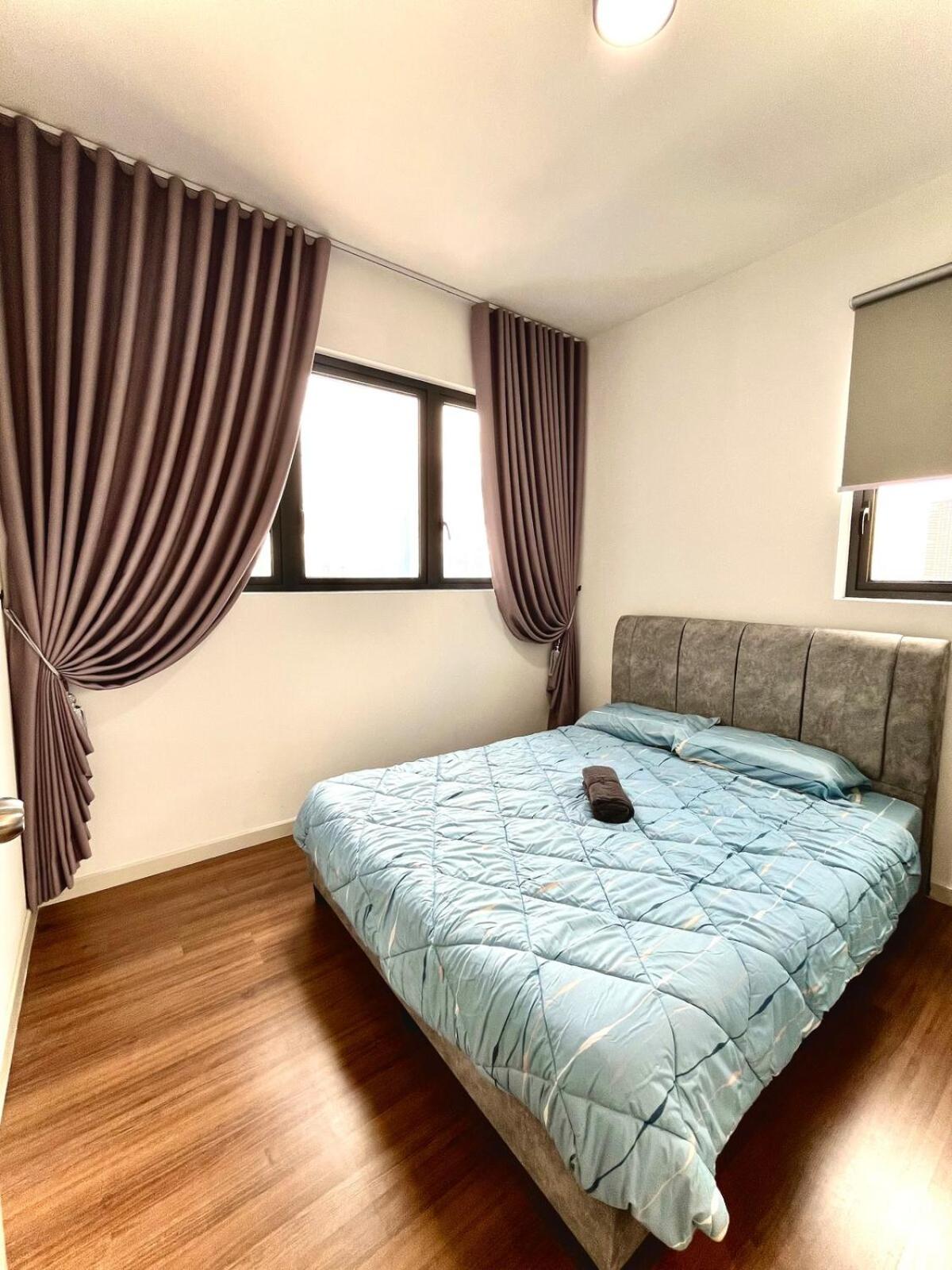 Kuala Lumpur, Sunway Velocity, M Vertica, 8-10Pax