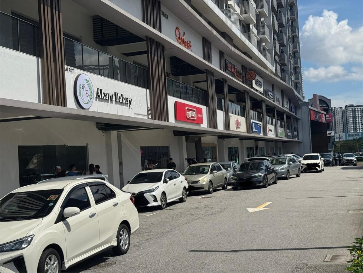 Kuala Lumpur, Sunway Velocity, M Vertica, 8-10Pax