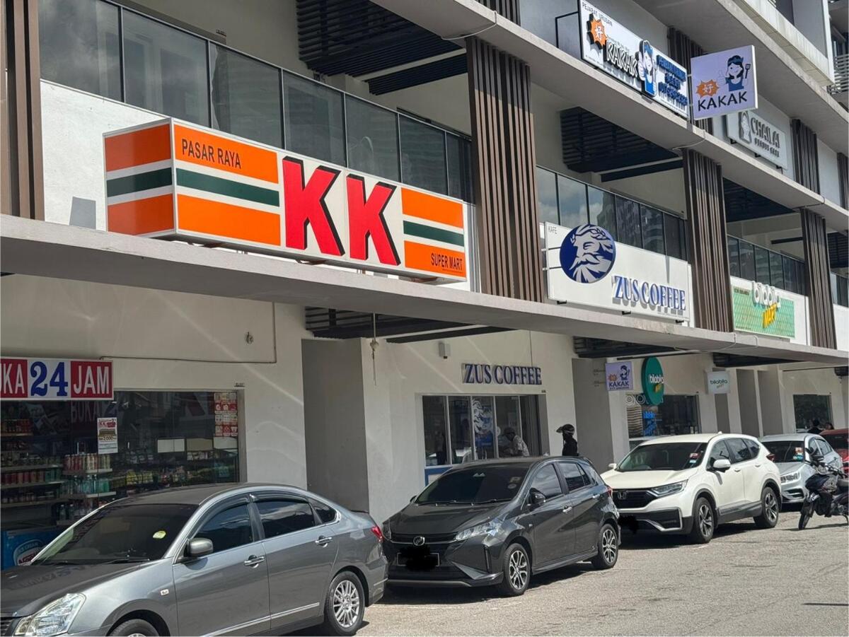 Kuala Lumpur, Sunway Velocity, M Vertica, 8-10Pax