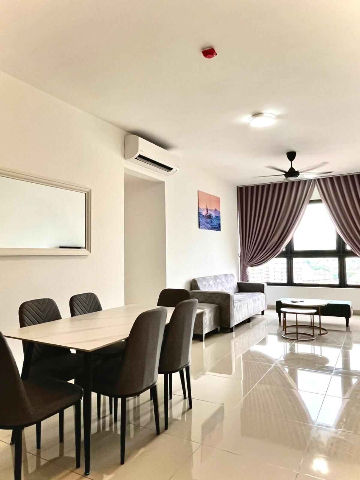 Kuala Lumpur, Sunway Velocity, M Vertica, 8-10Pax