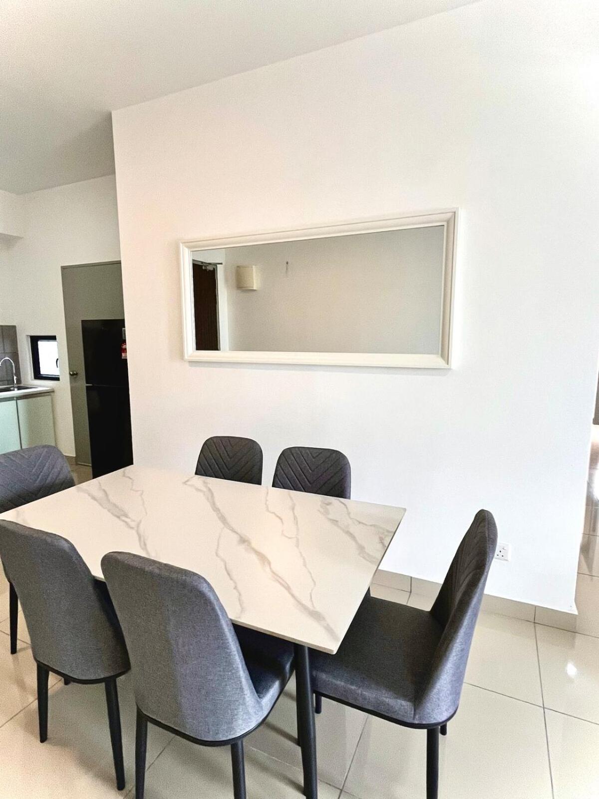 Kuala Lumpur, Sunway Velocity, M Vertica, 8-10Pax
