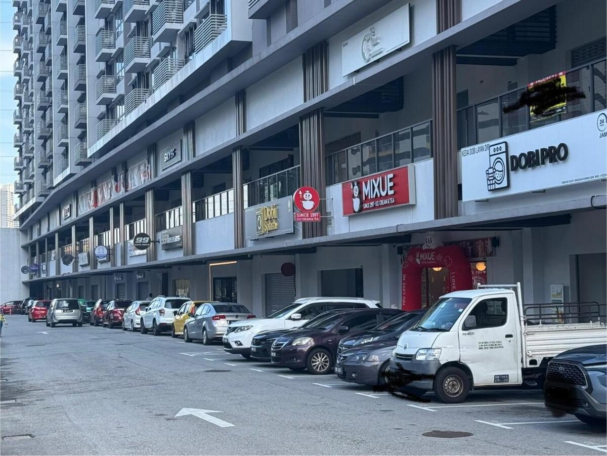Kuala Lumpur, Sunway Velocity, M Vertica, 8-10Pax