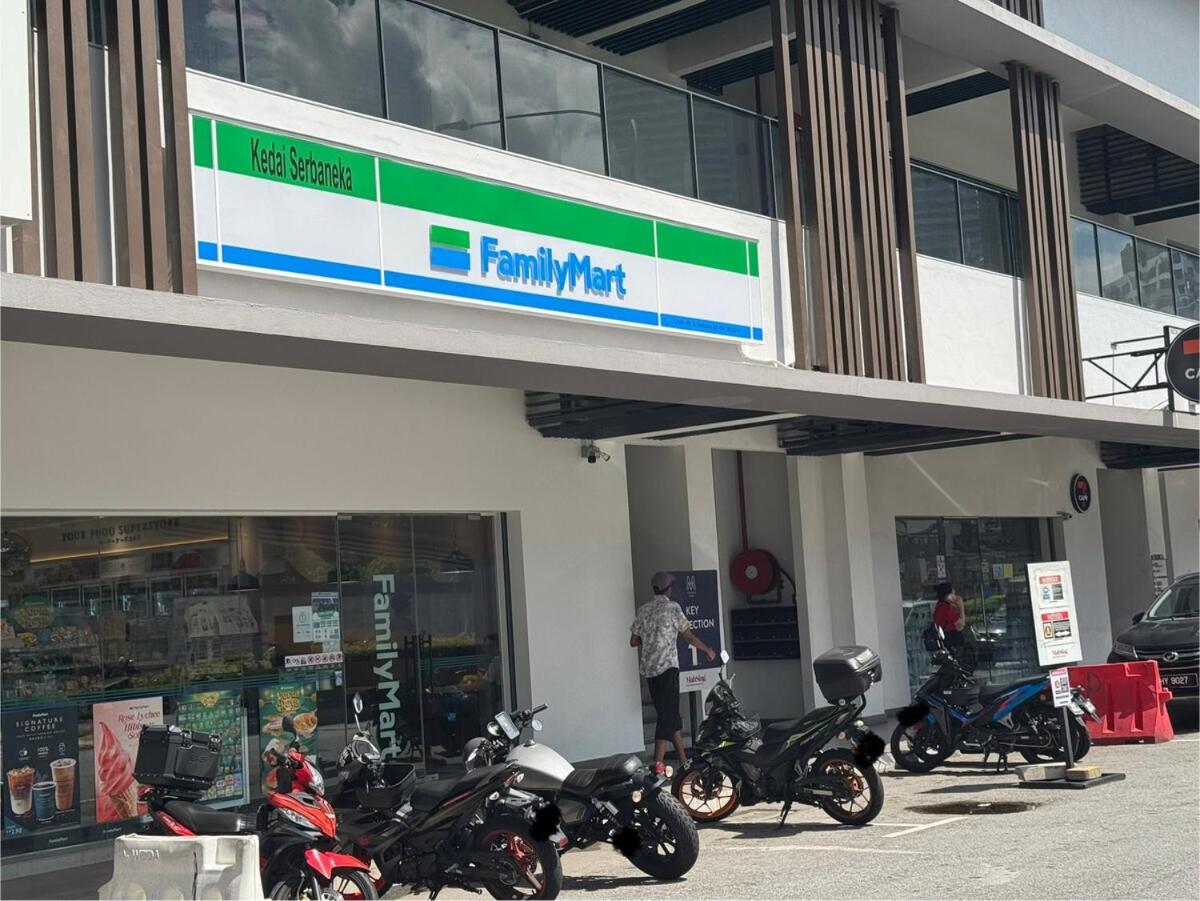Kuala Lumpur, Sunway Velocity, M Vertica, 8-10Pax