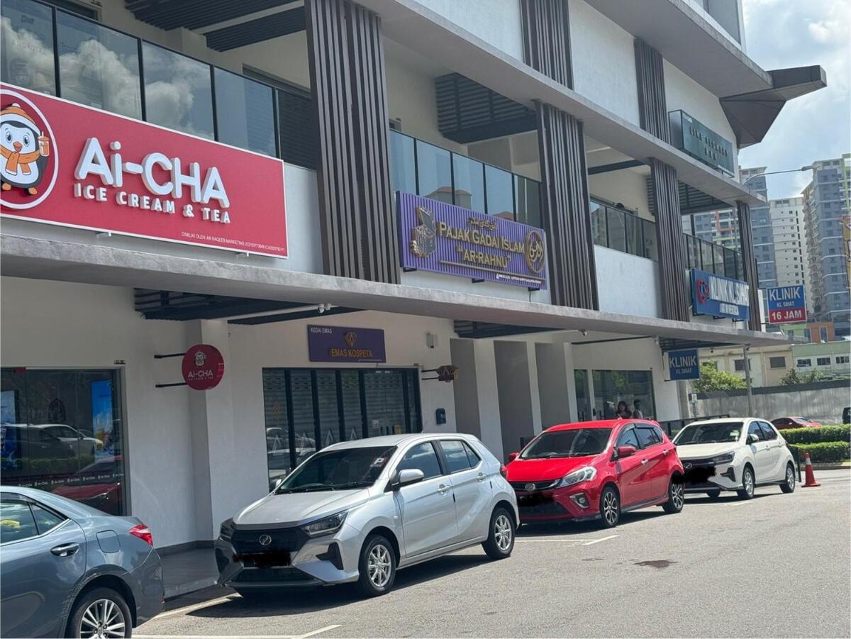 Kuala Lumpur, Sunway Velocity, M Vertica, 8-10Pax