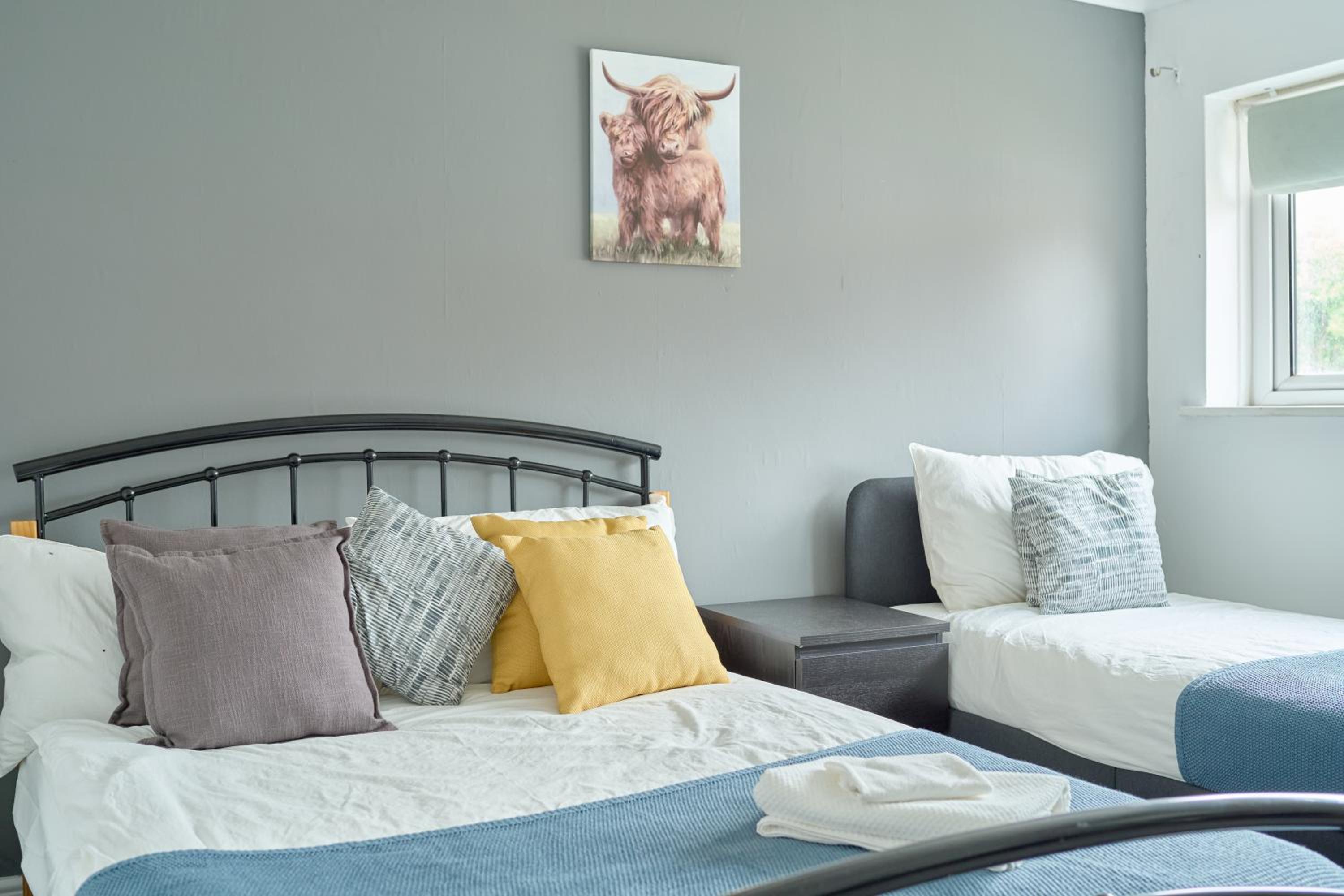 Luxehome-3BR-7guest-Freeparking-garden