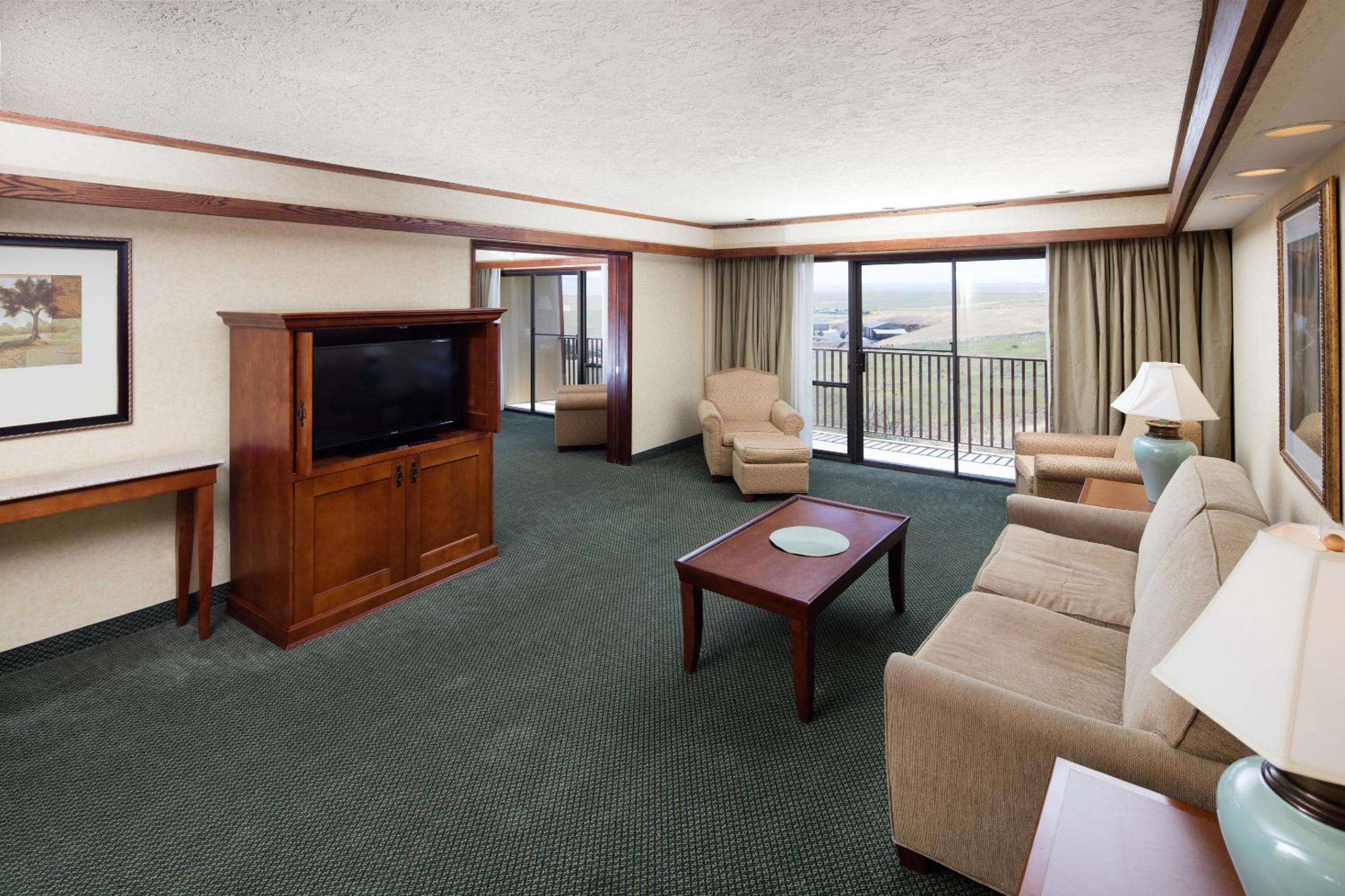 Pendleton Vacations - Red Lion Hotel Pendleton - Property Image 9