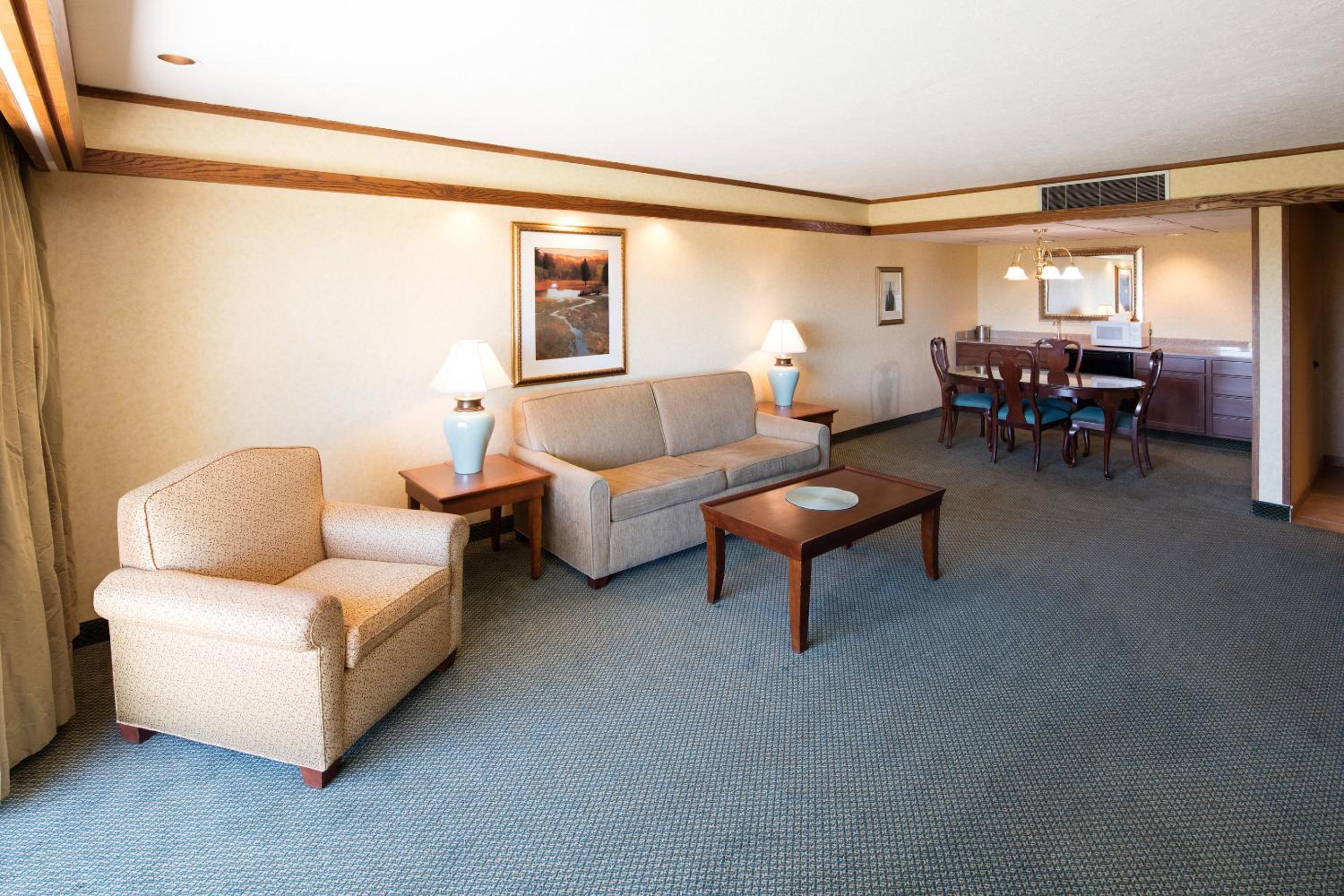 Pendleton Vacations - Red Lion Hotel Pendleton - Property Image 5