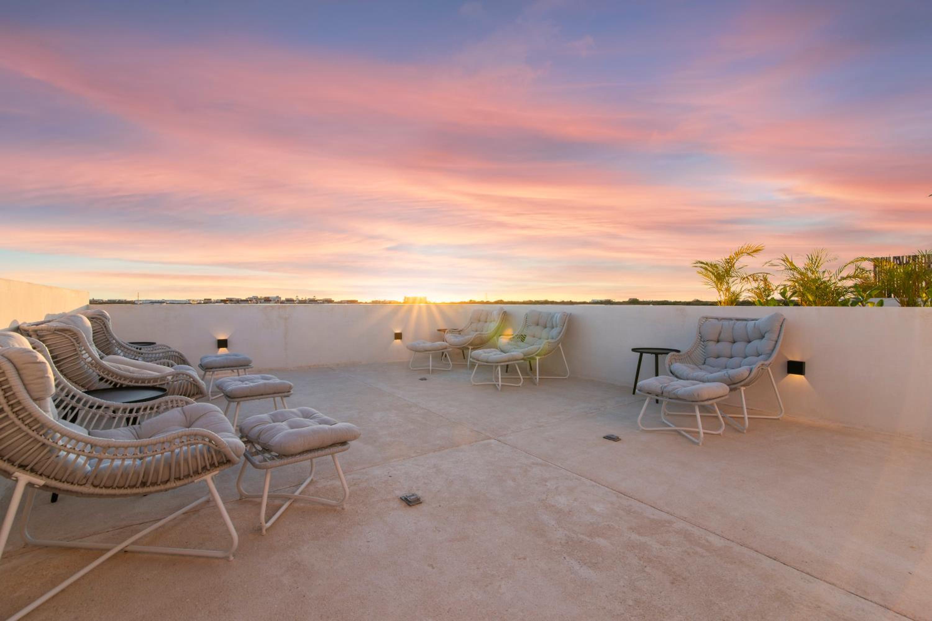 Tropical 2 Bedroom | Private Balcony & Rooftop | Casago