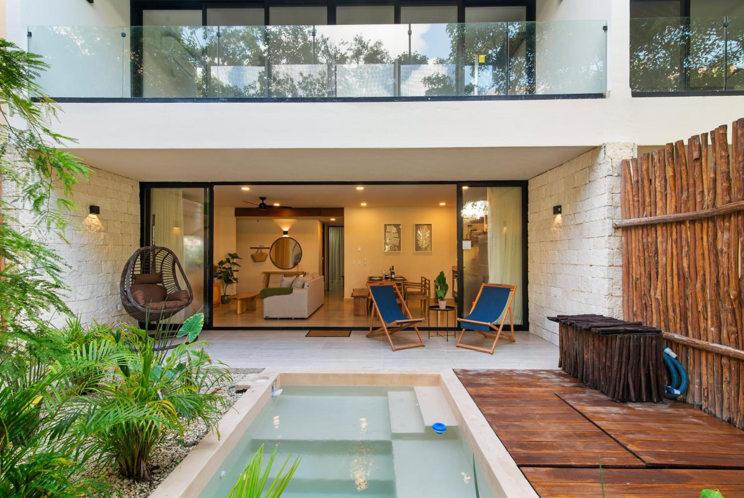 Tropical 2 Bedroom | Private Balcony & Rooftop | Casago