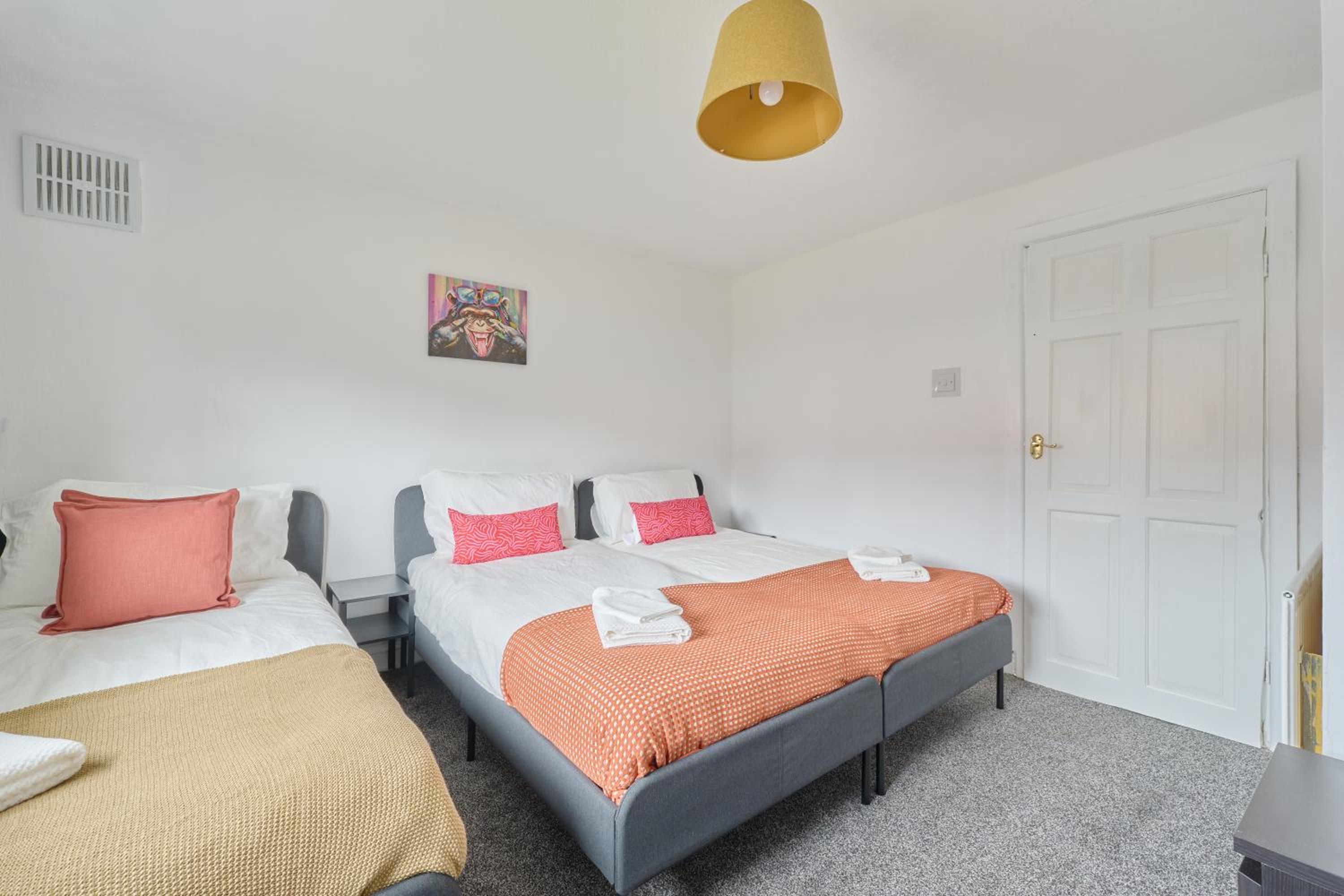 Luxehome-3BR-7guest-Freeparking-garden