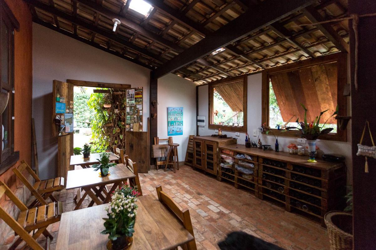 Tiô Isolda Artes & Hospedaria