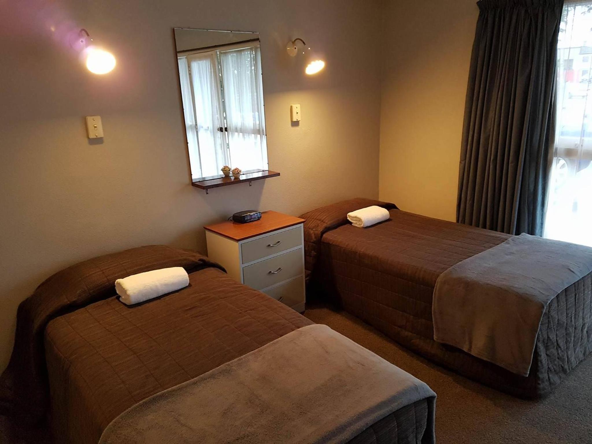 Camberley Court Motel