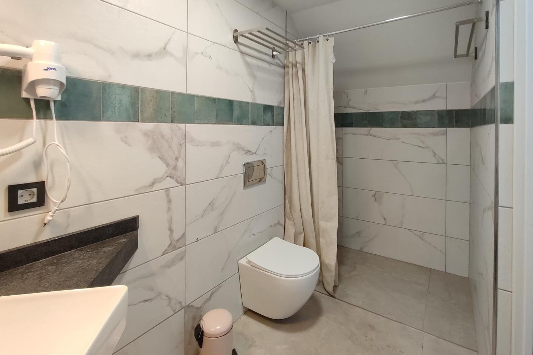 VillasRoyale Rex - no steps, easy access, heated pool & BBQ