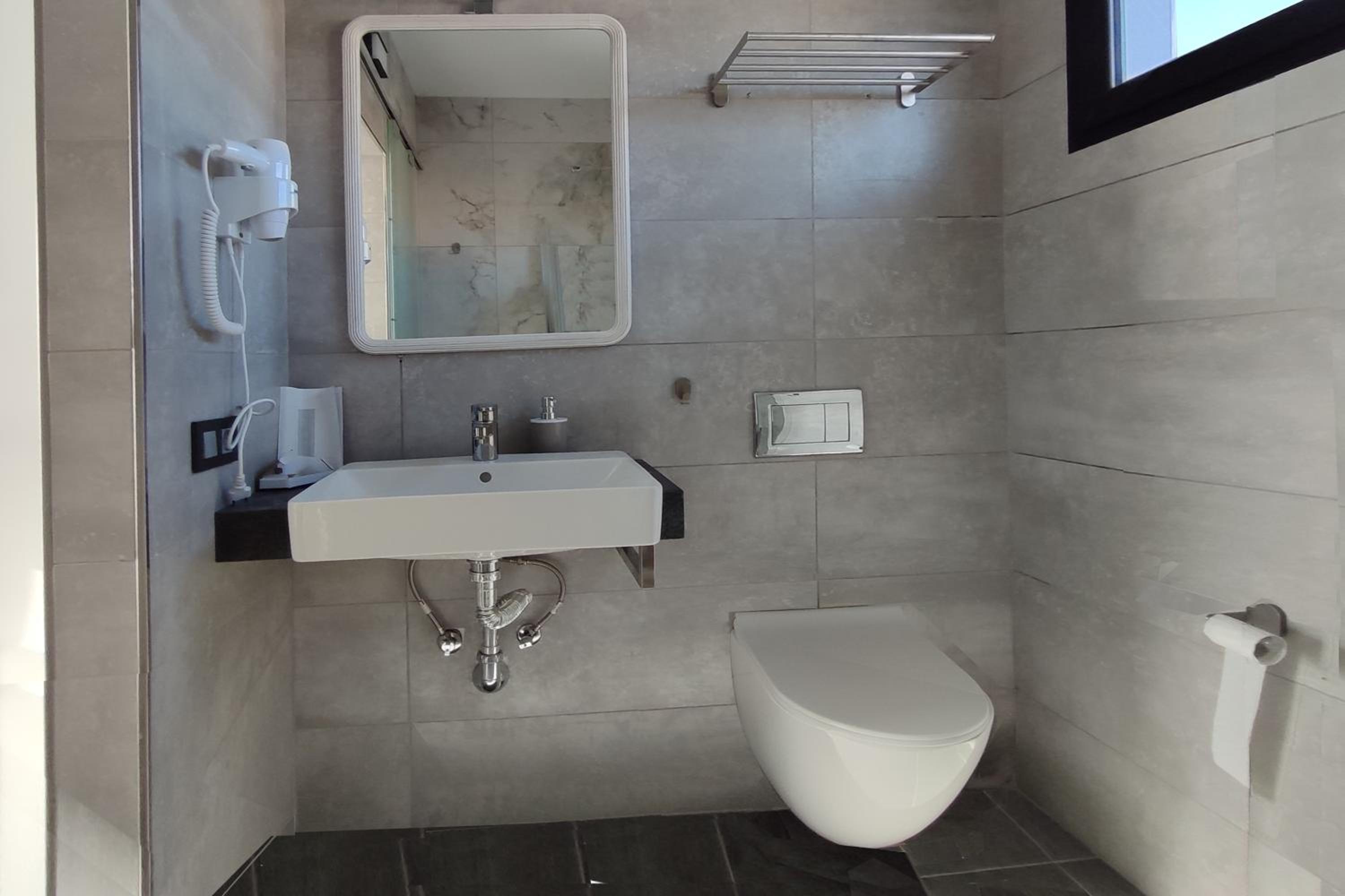 VillasRoyale Rex - no steps, easy access, heated pool & BBQ