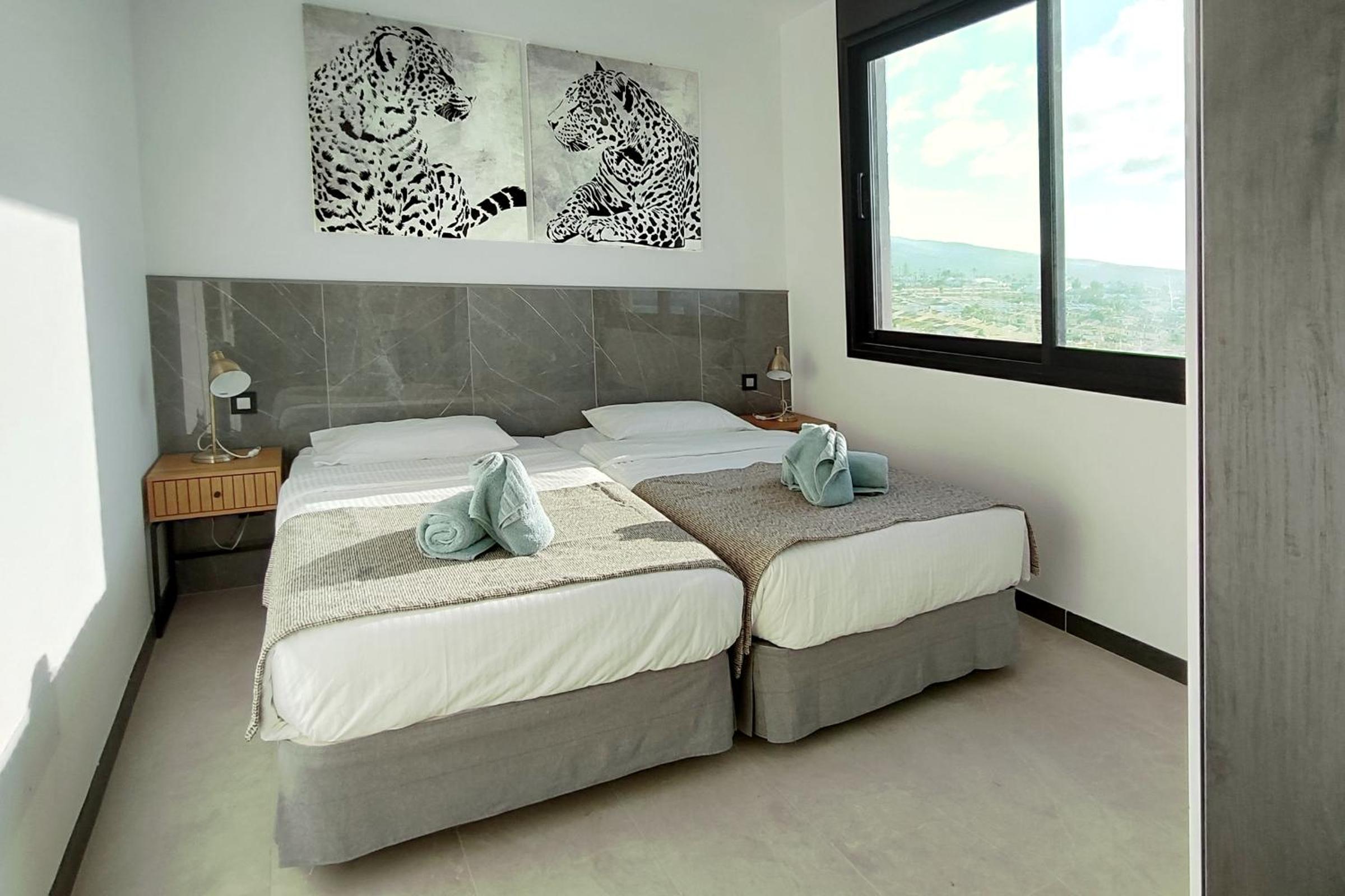 VillasRoyale Rex - no steps, easy access, heated pool & BBQ