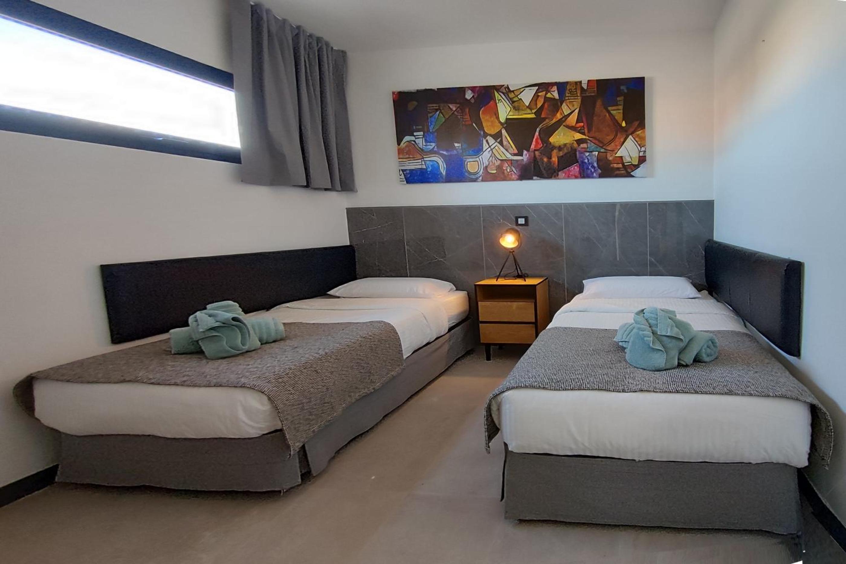 VillasRoyale Rex - no steps, easy access, heated pool & BBQ