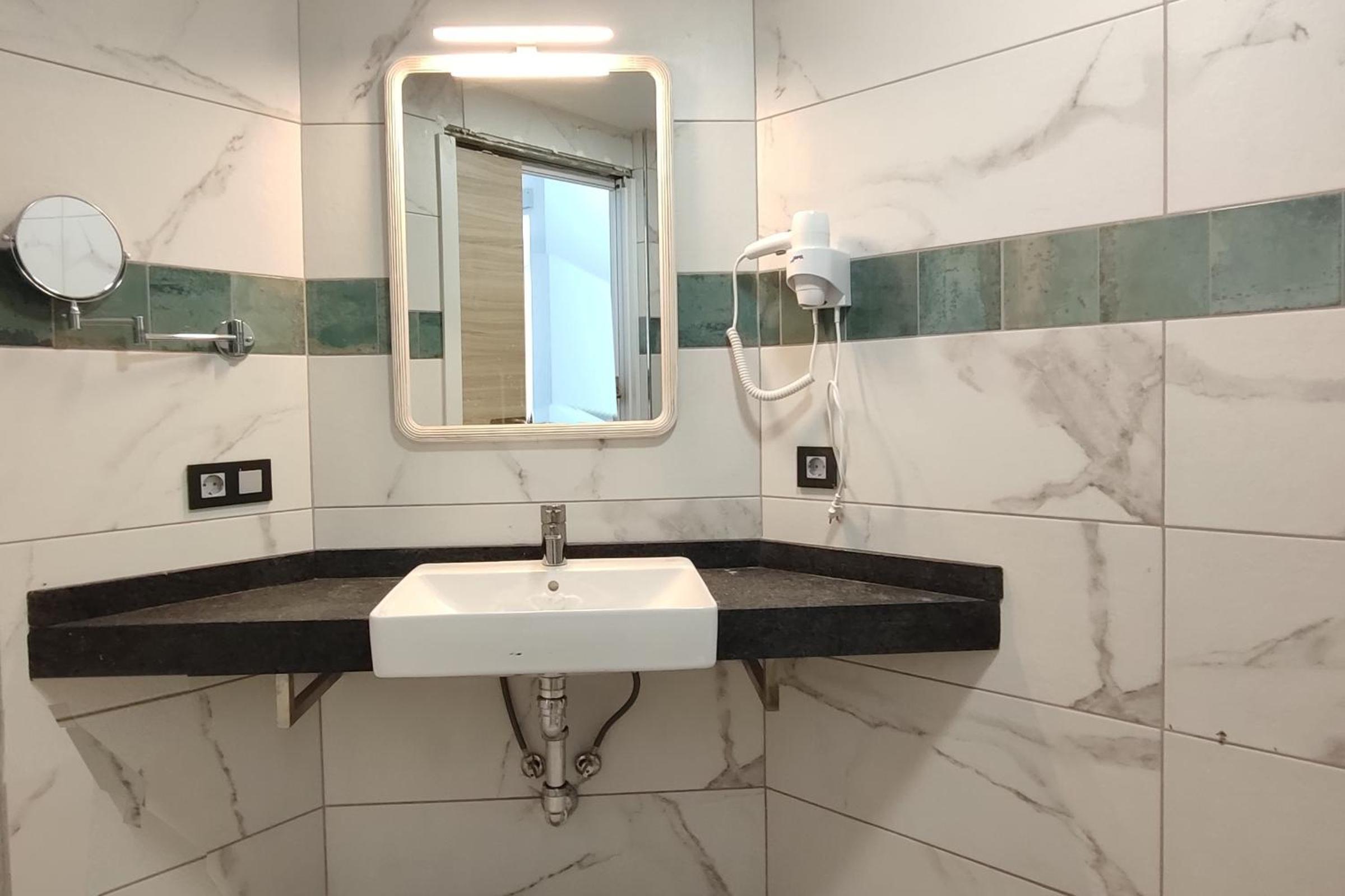 VillasRoyale Rex - no steps, easy access, heated pool & BBQ