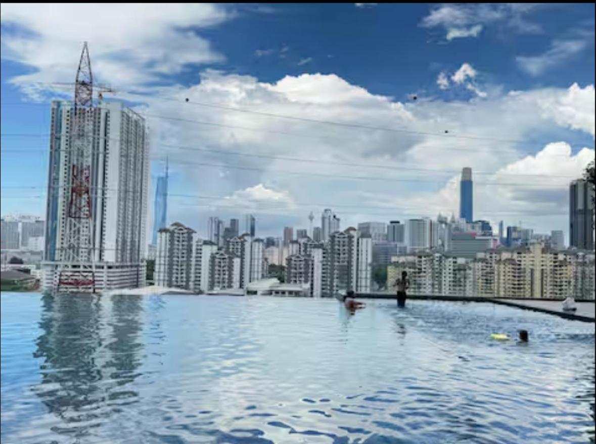 Kuala Lumpur, Sunway Velocity, M Vertica, 8-10Pax