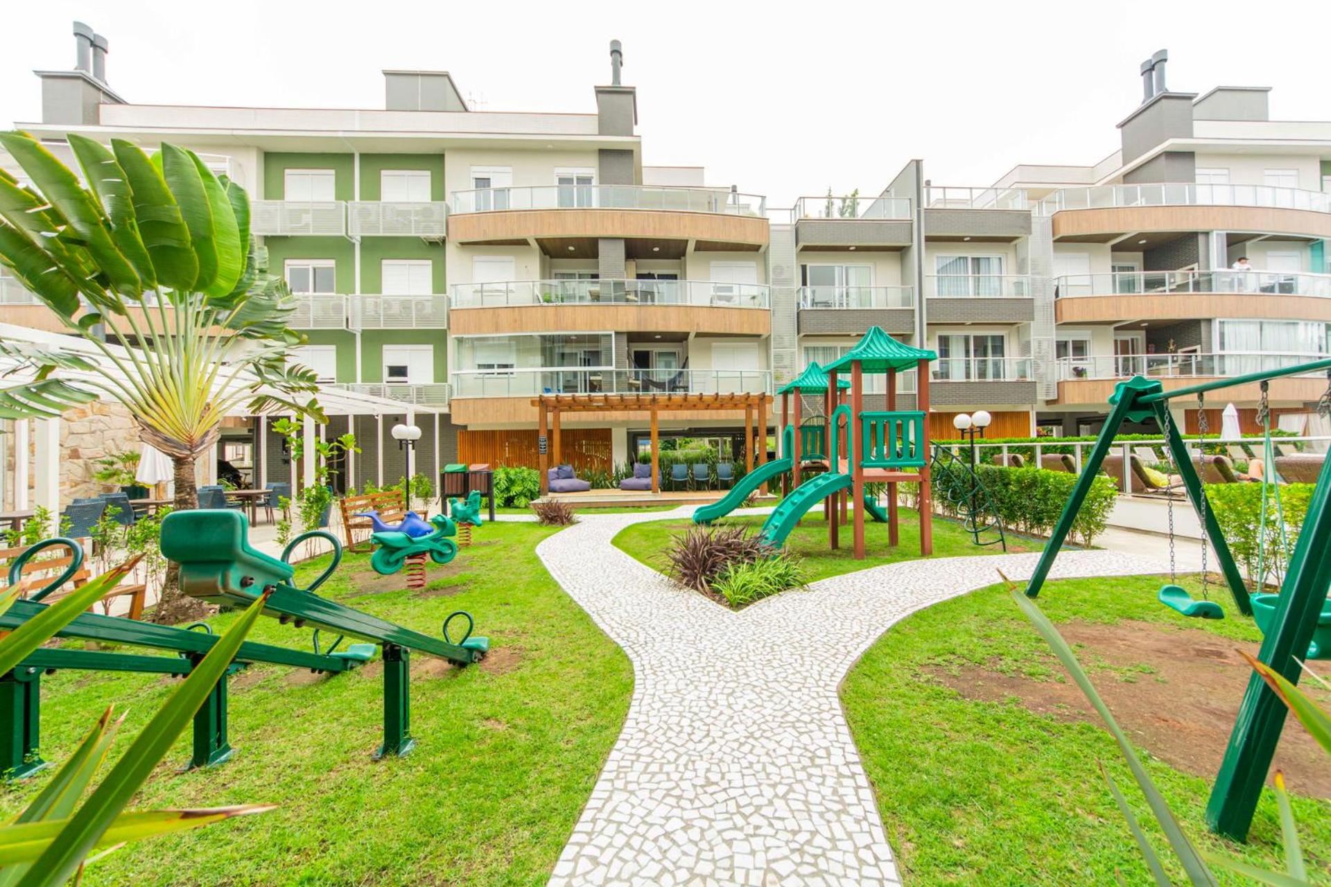 Apto Charmoso com Piscina no Campeche AR9821