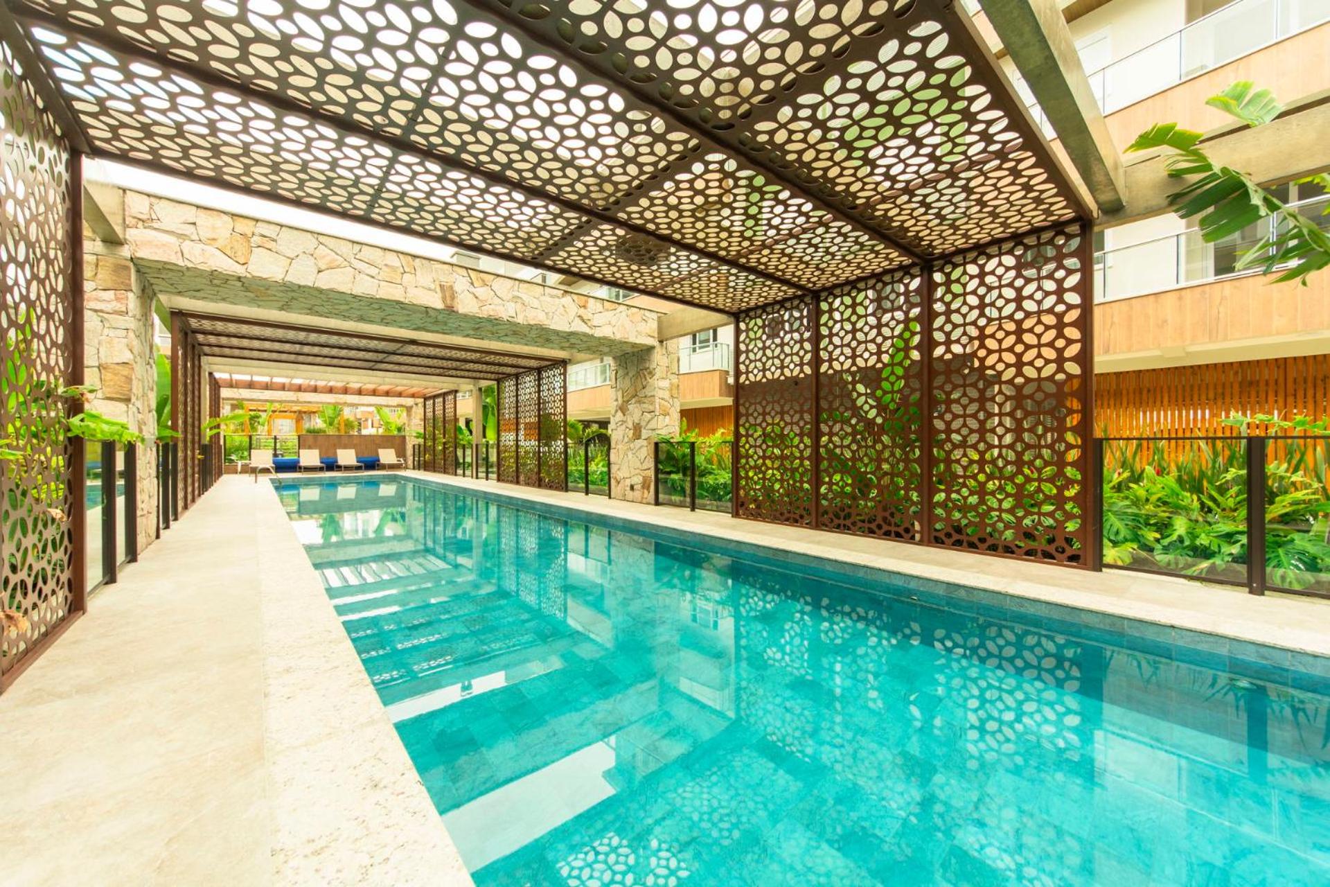 Apto Charmoso com Piscina no Campeche AR9821
